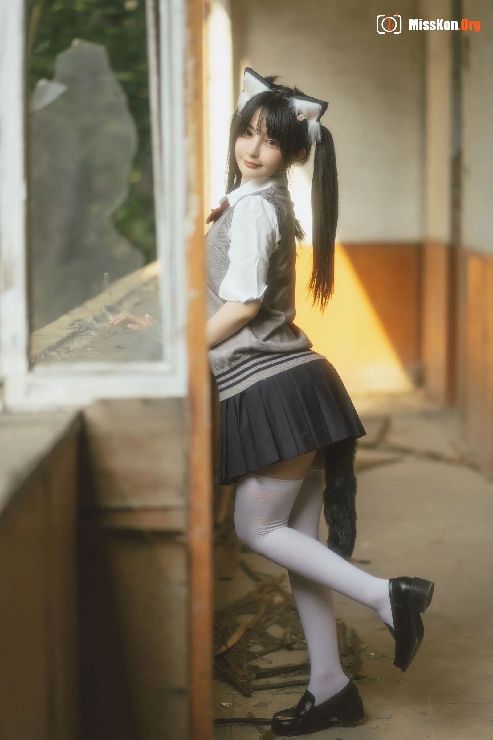Sakurai Ningning: Ruin JK - Photo 2