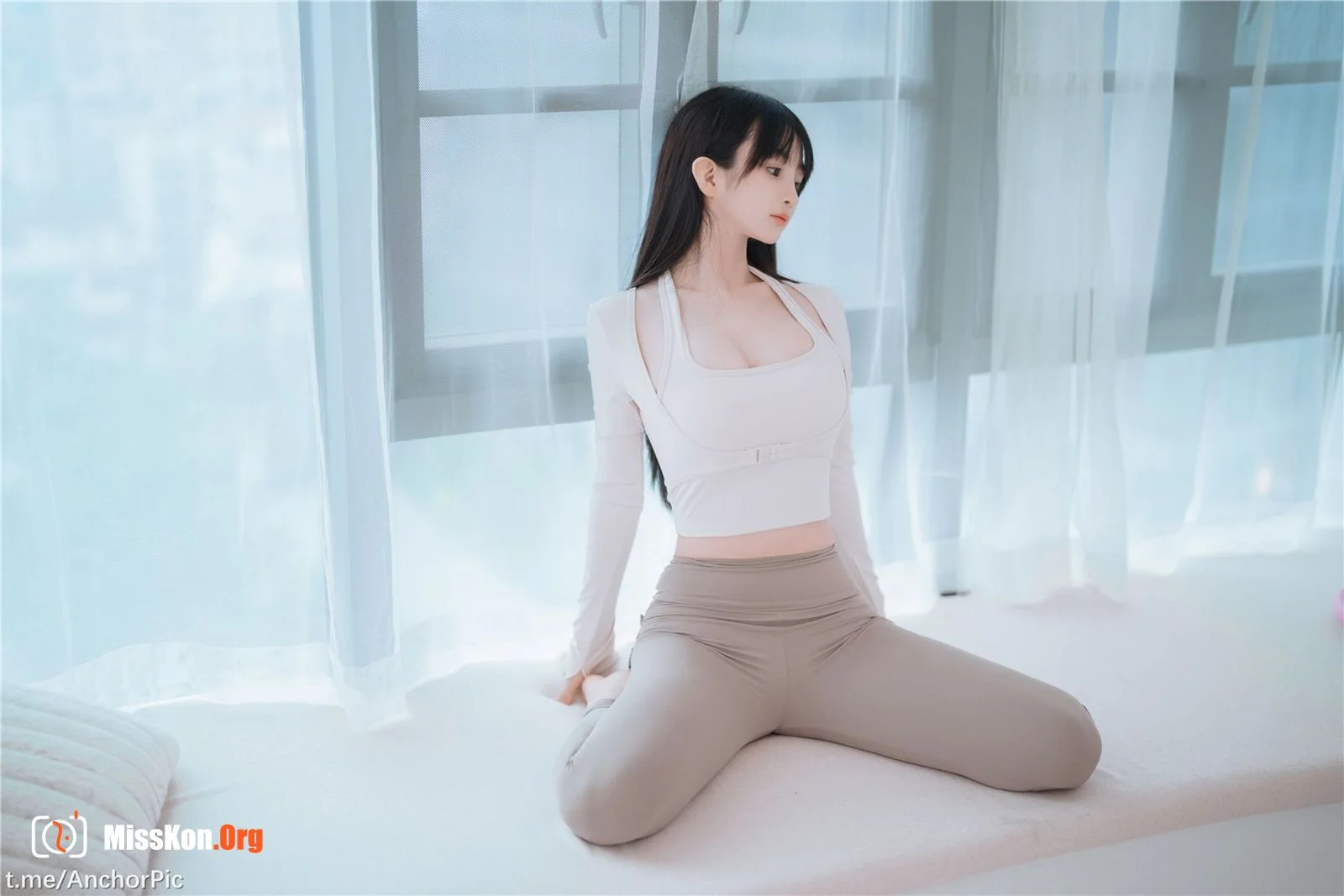 Sakurai Ningning: Yoga sister - Photo 17