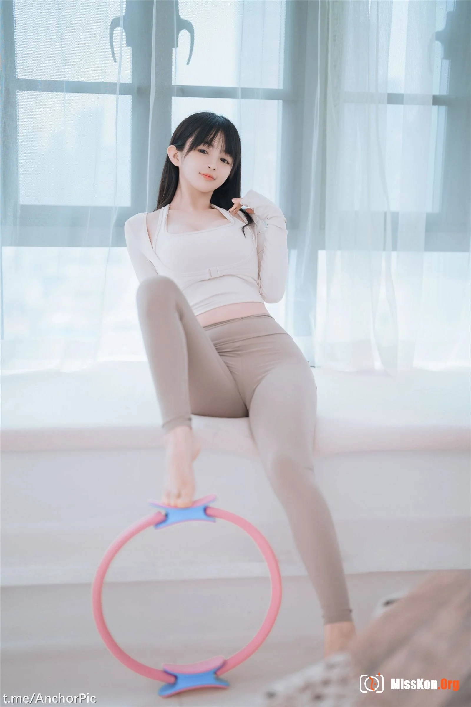 Sakurai Ningning: Yoga sister - Photo 18