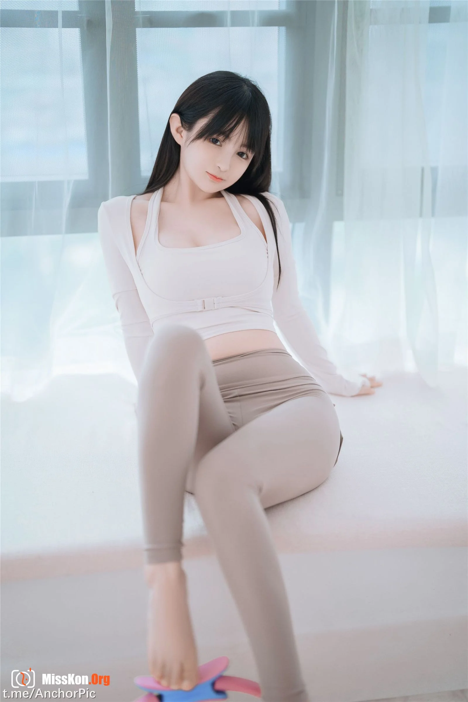 Sakurai Ningning: Yoga sister - Photo 19