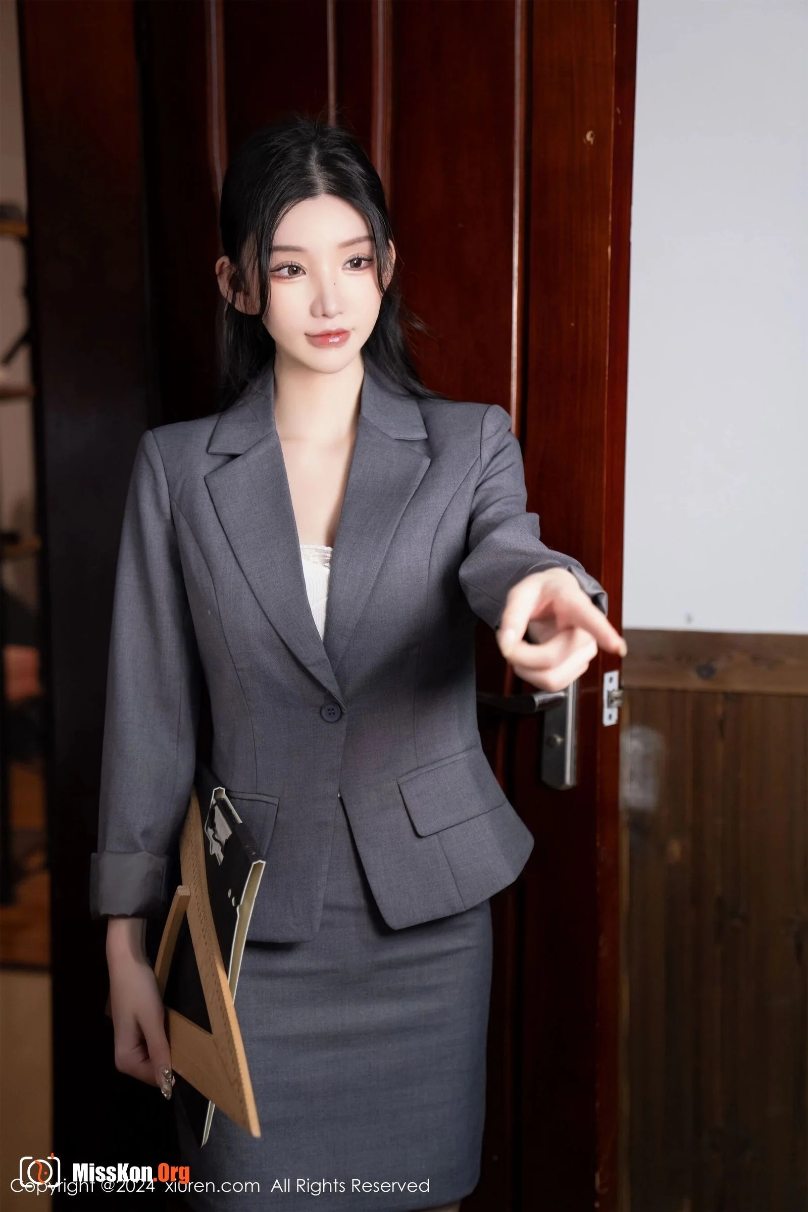 Sally Zhou Yanxi - Photo 10