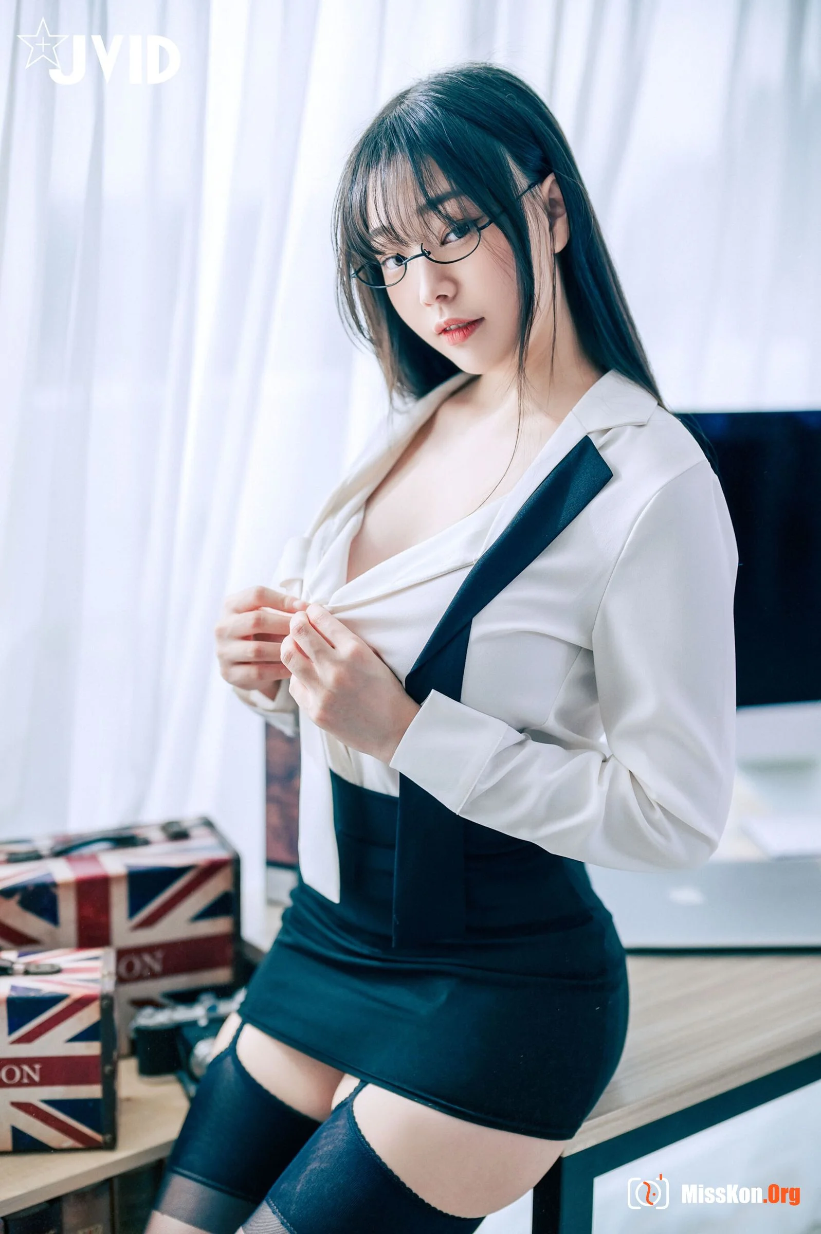 Sexy and capable super-busty female secretary - Photo 10