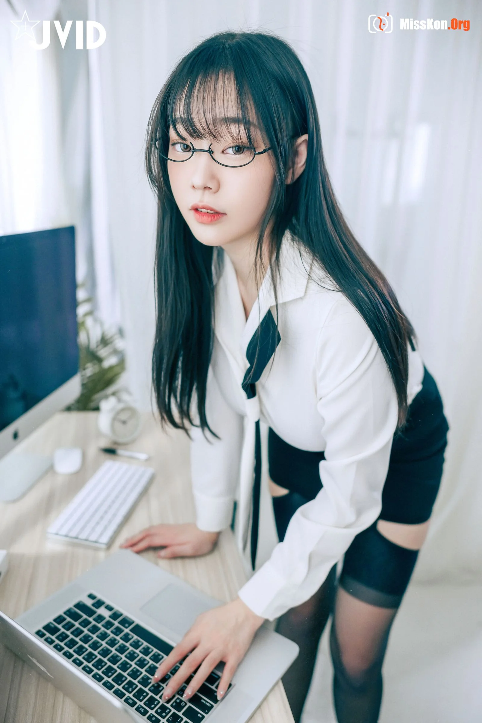 Sexy and capable super-busty female secretary - Photo 5