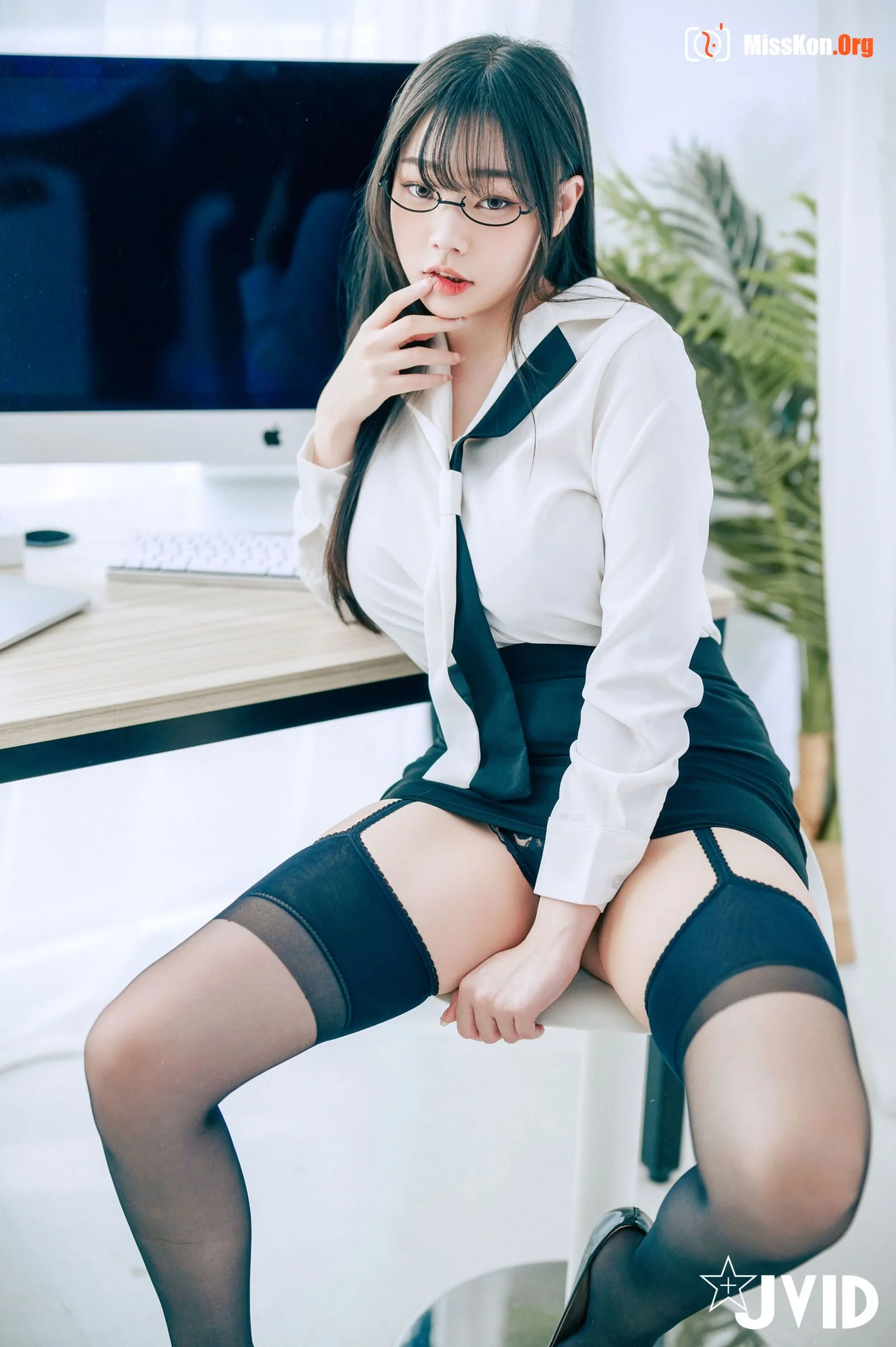 Sexy and capable super-busty female secretary - Photo 6