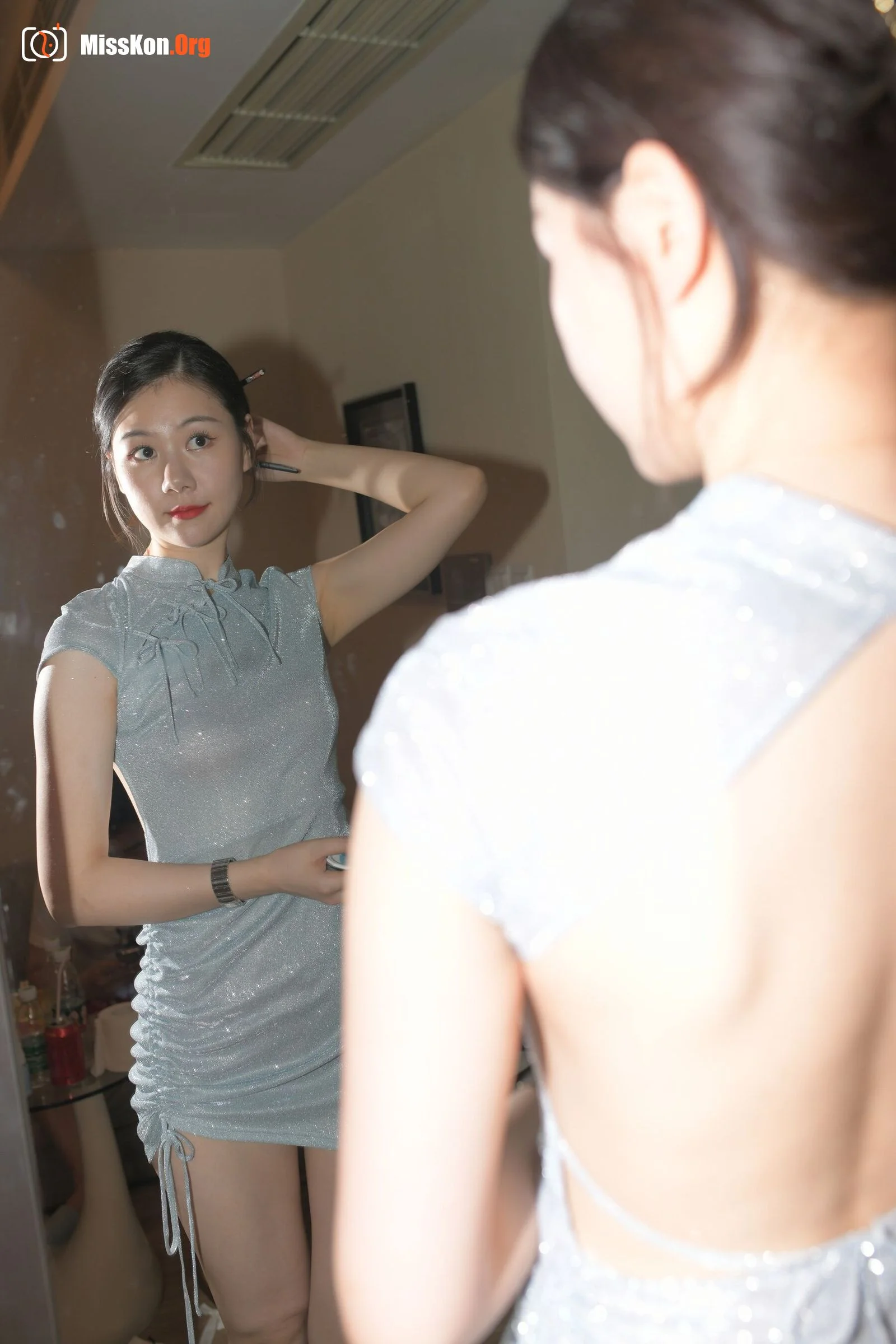 Sexy short skirt beauty (Magic Mirror Street Photography) - Photo 18