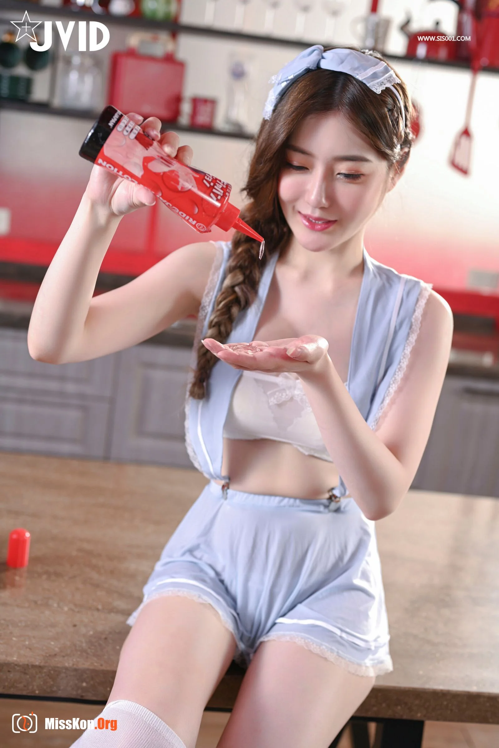 Shen Nana: Delivery of lubricant set - Photo 19