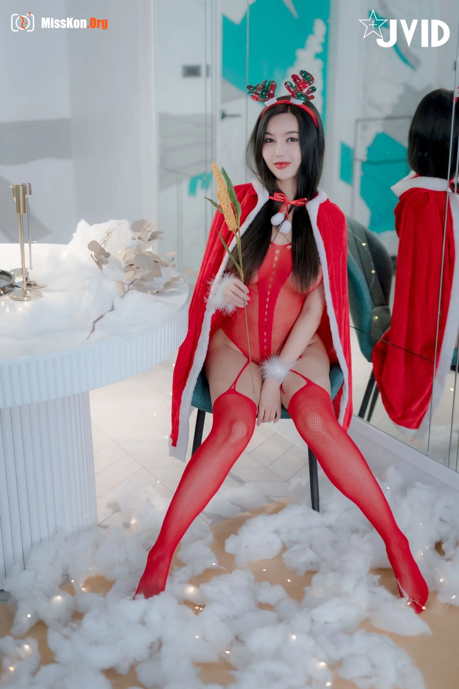 Shen Xinyu: Sexy christmas party - Photo 3