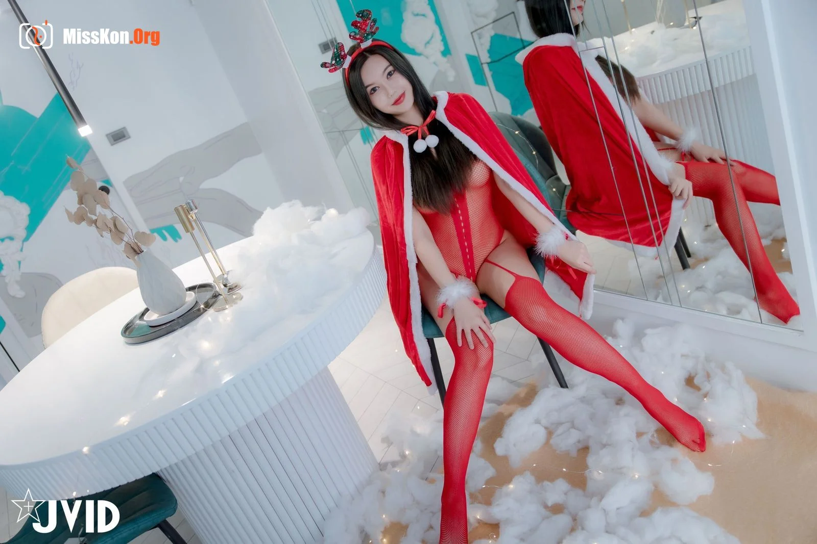Shen Xinyu: Sexy Christmas Party - Photo 2