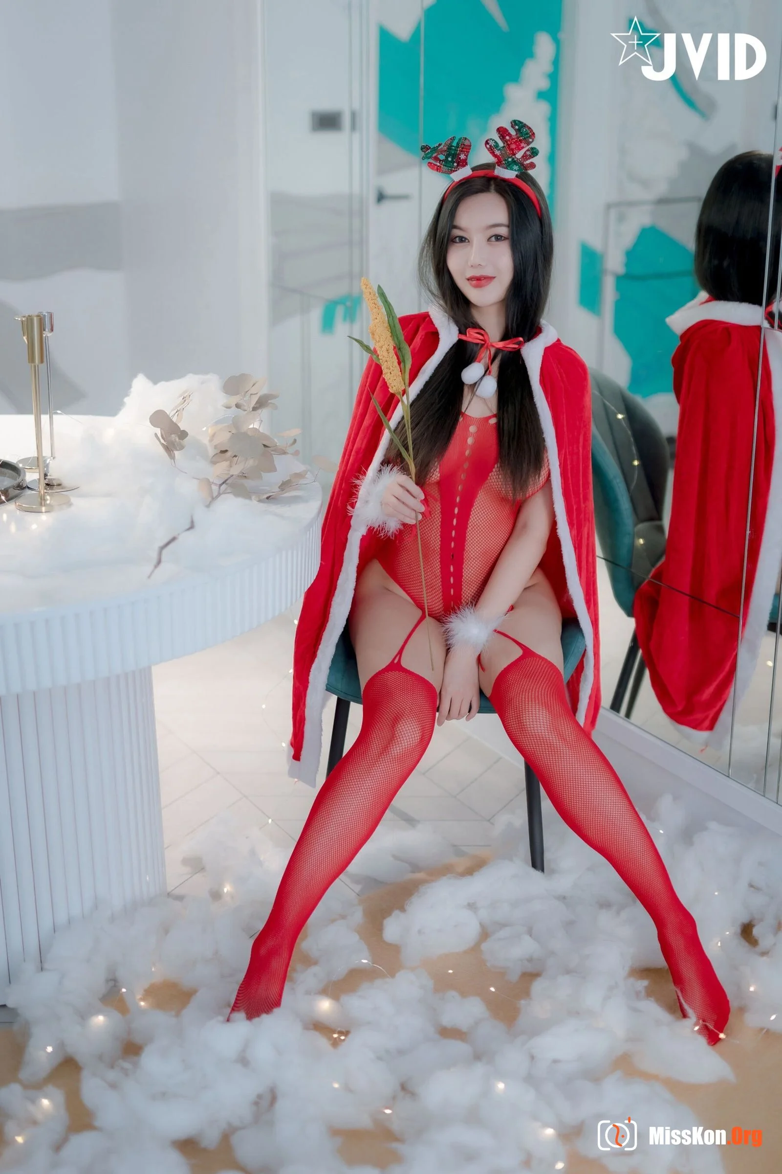 Shen Xinyu: Sexy Christmas Party - Photo 3