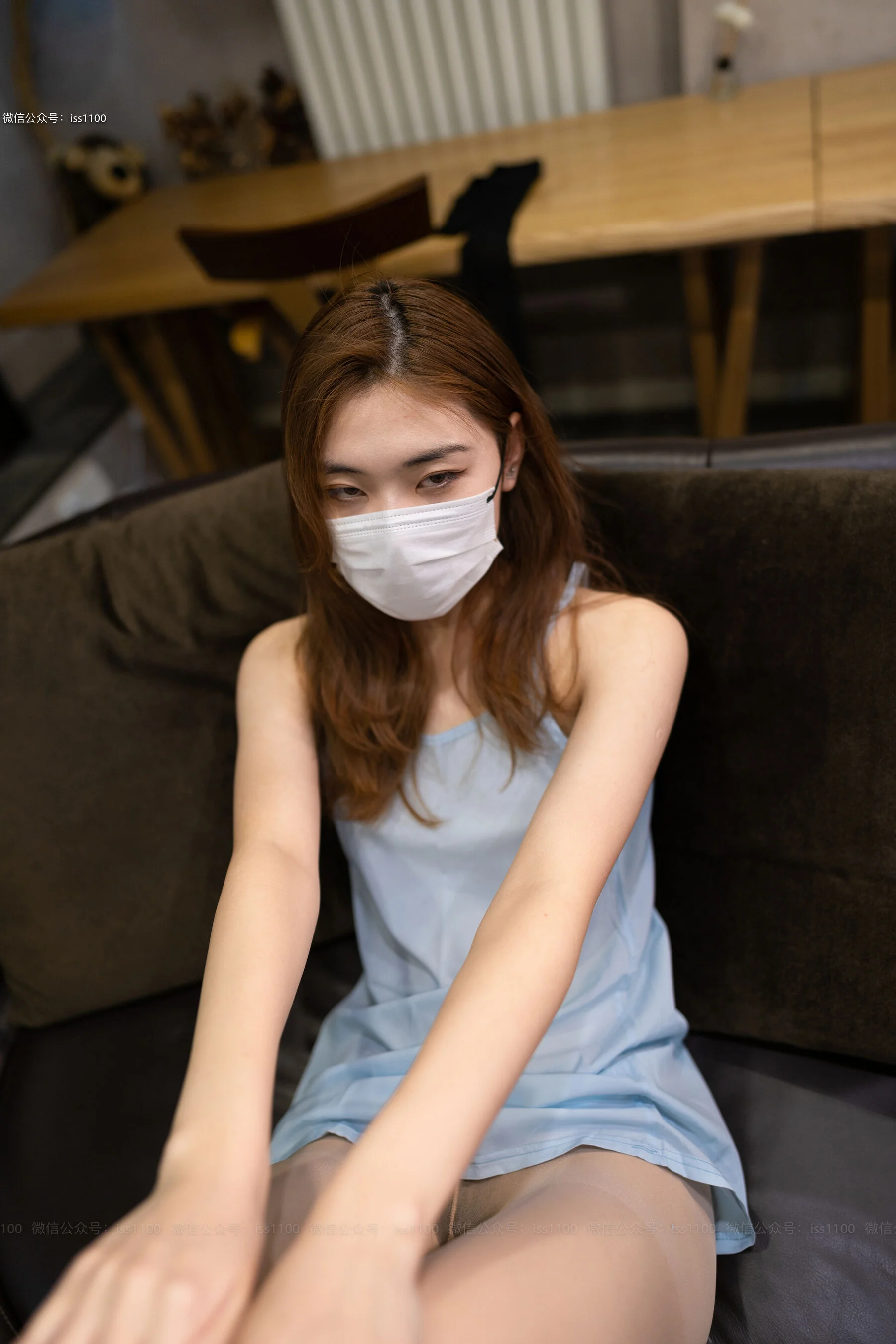Shi Wei: Blue suspenders
