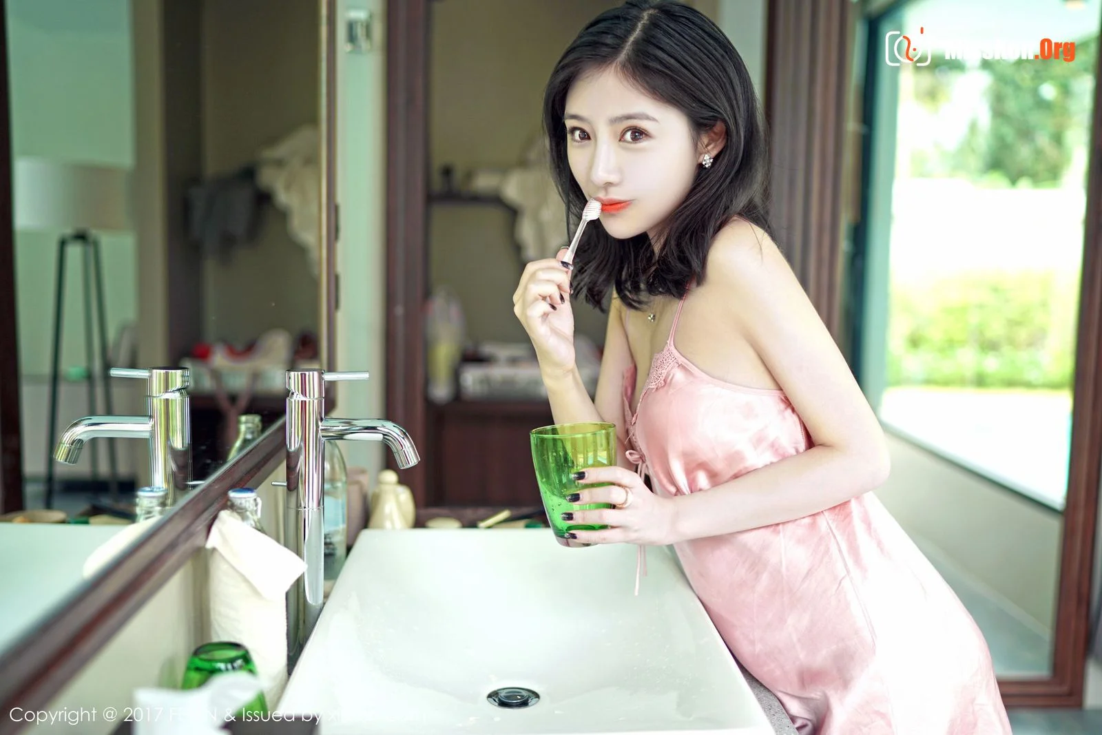 Shi Yijia - Photo 13