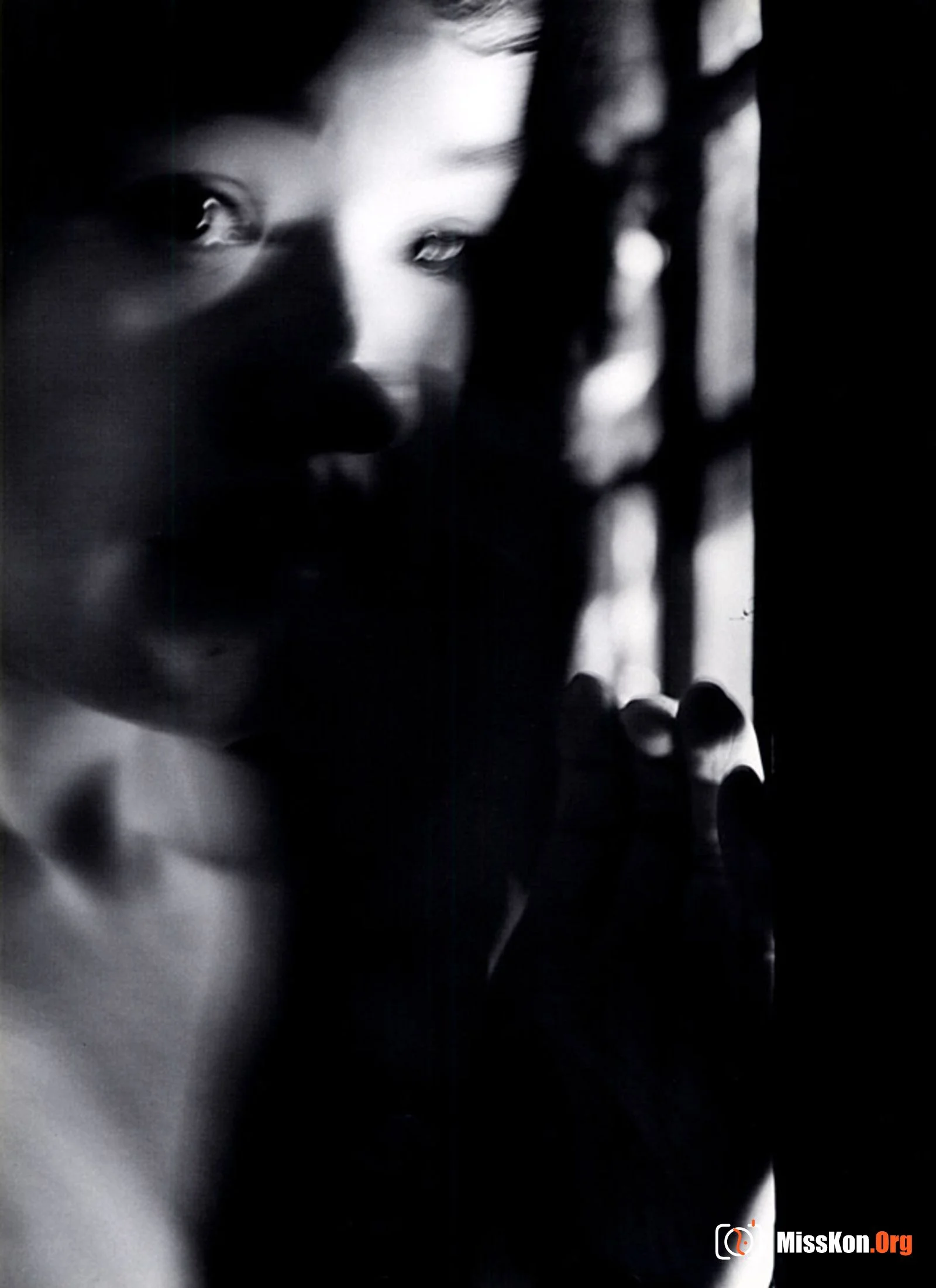 Shimobu Otake: Light of The Dark (Vol. 1993.2) - Photo 10