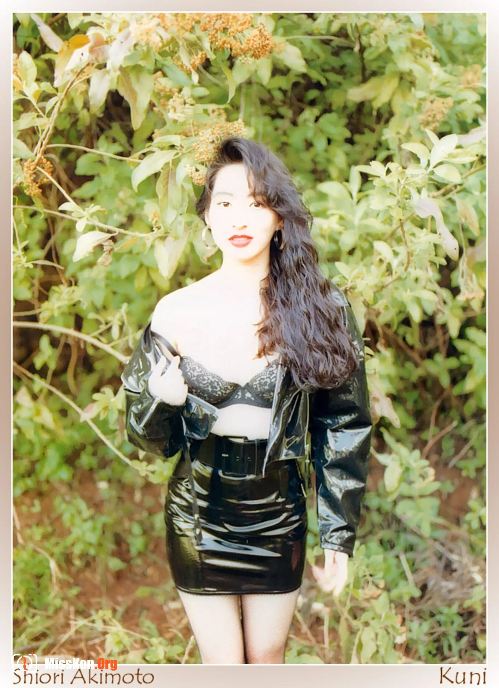 Shiori Akimoto - Photo 13