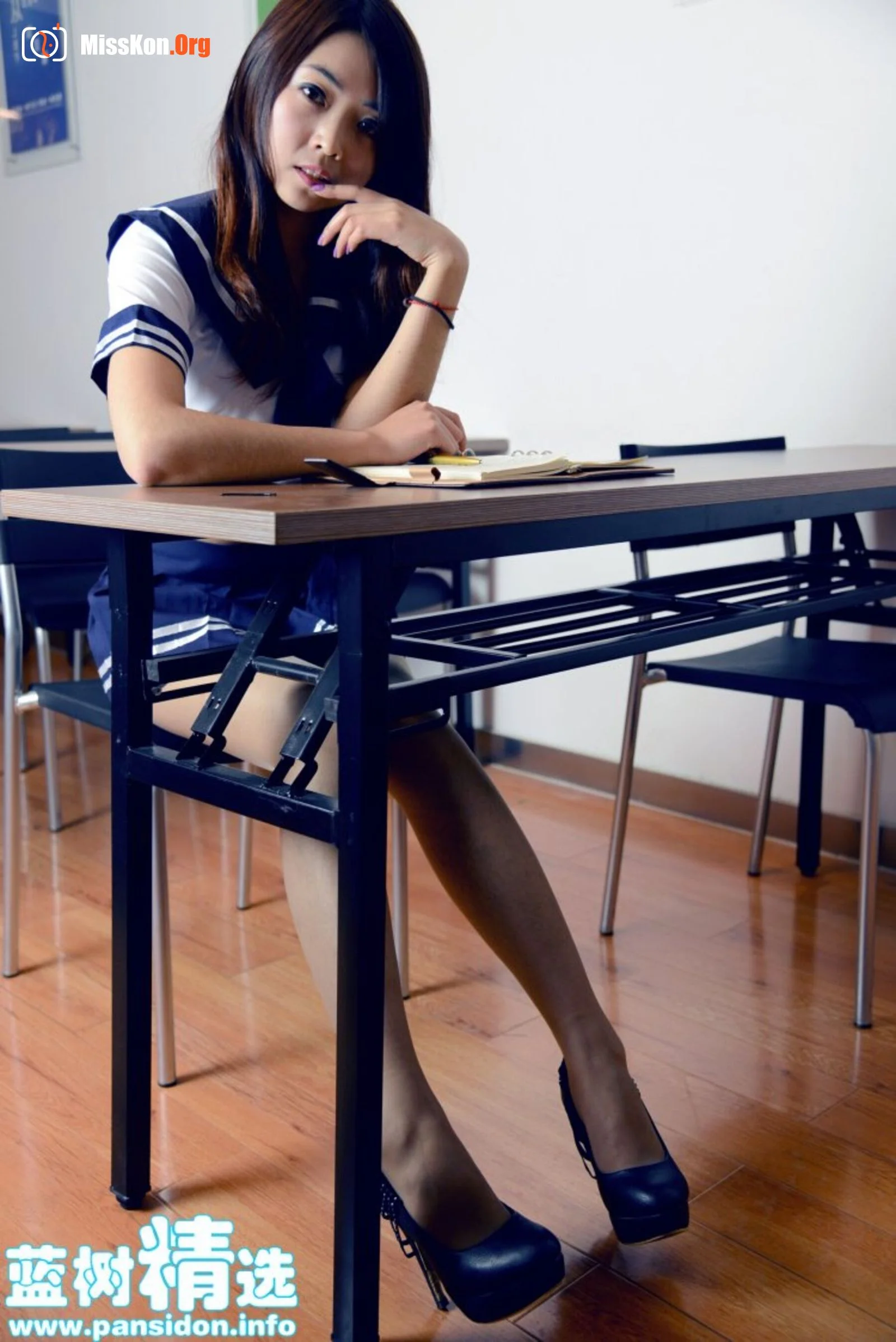 Silently - Photo 22