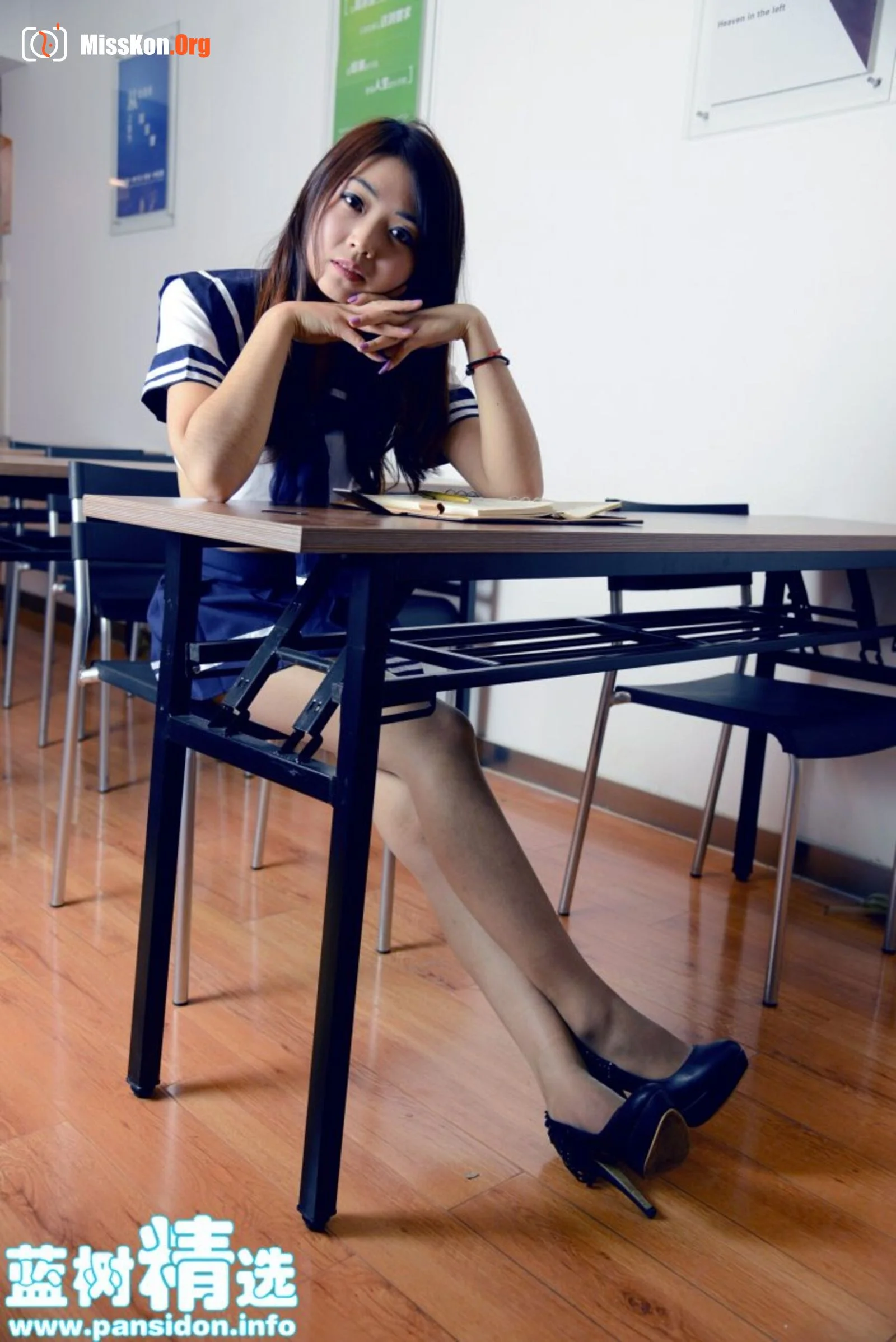 Silently - Photo 23