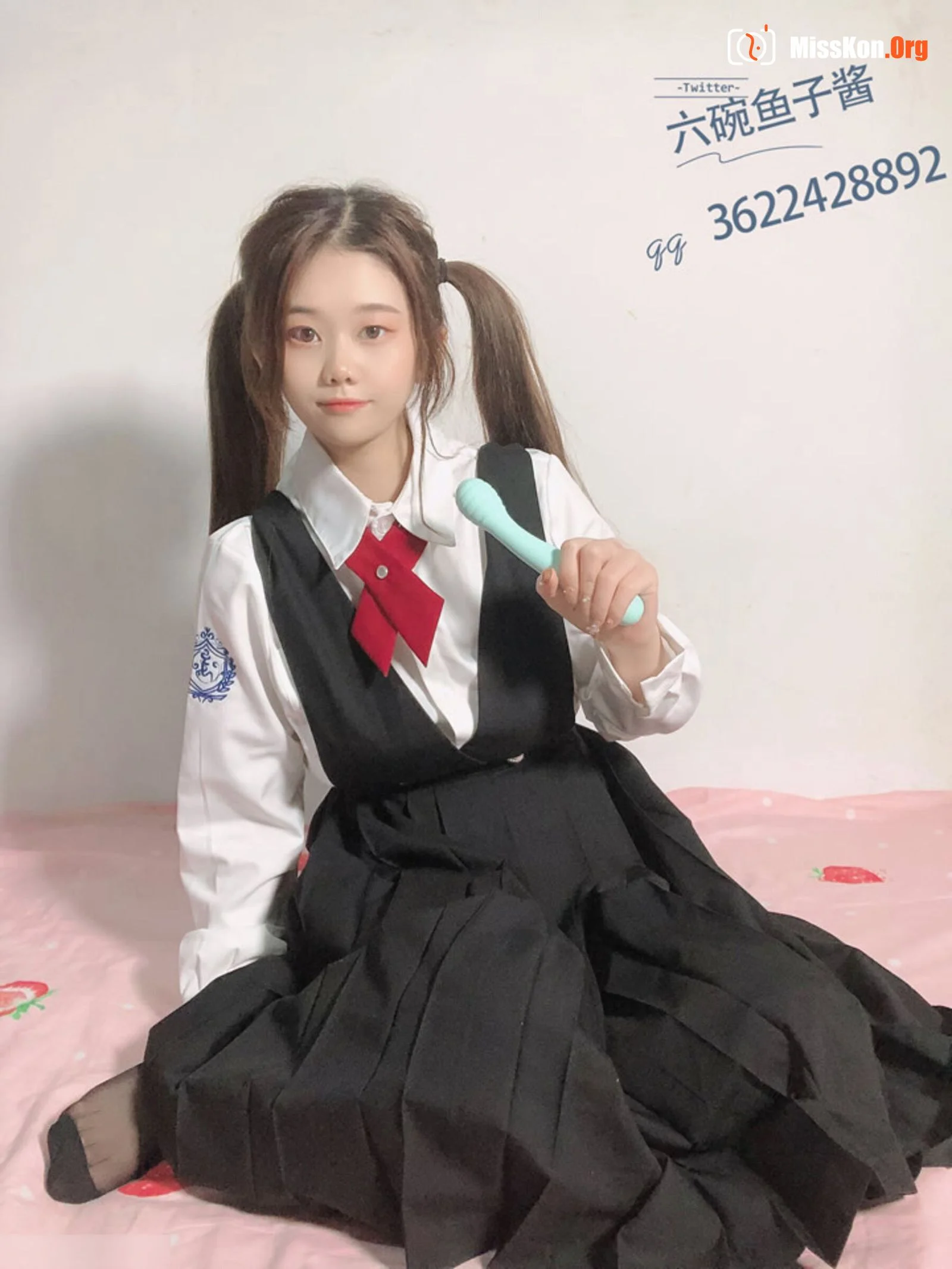 Six Caviar: Double ponytail JK black silk - Photo 4
