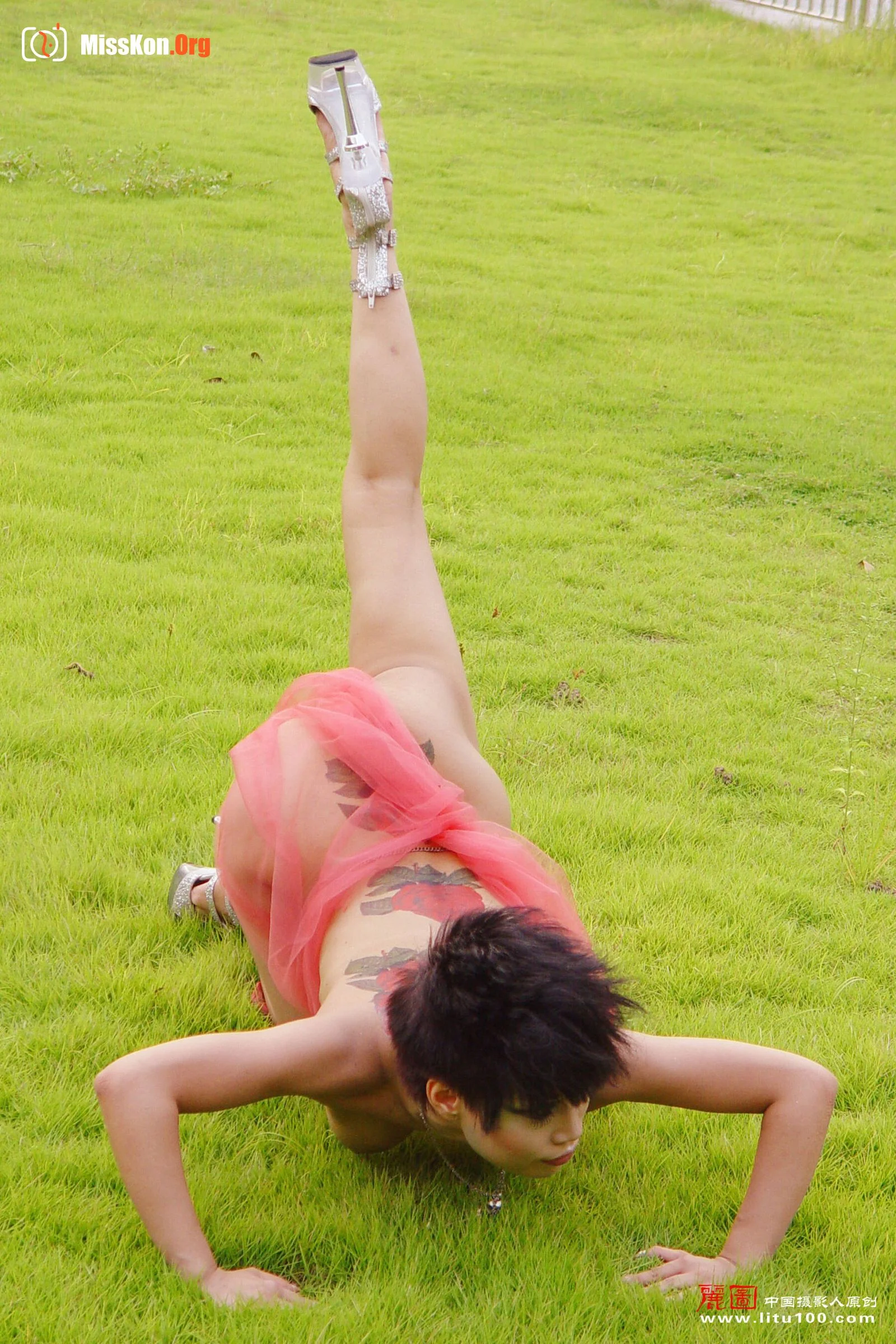 Snake woman (2006-08-27) - Photo 2