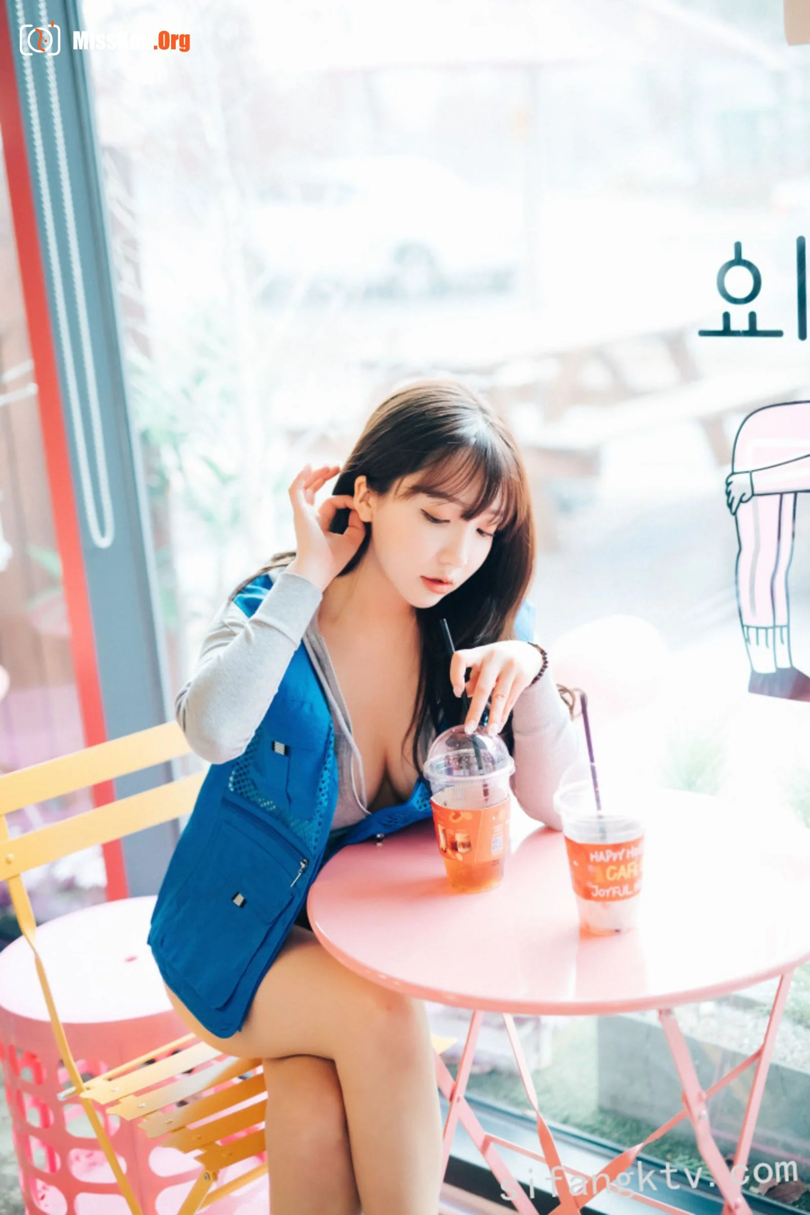 Son Ye-Eun: Convenience store part timer - Photo 69