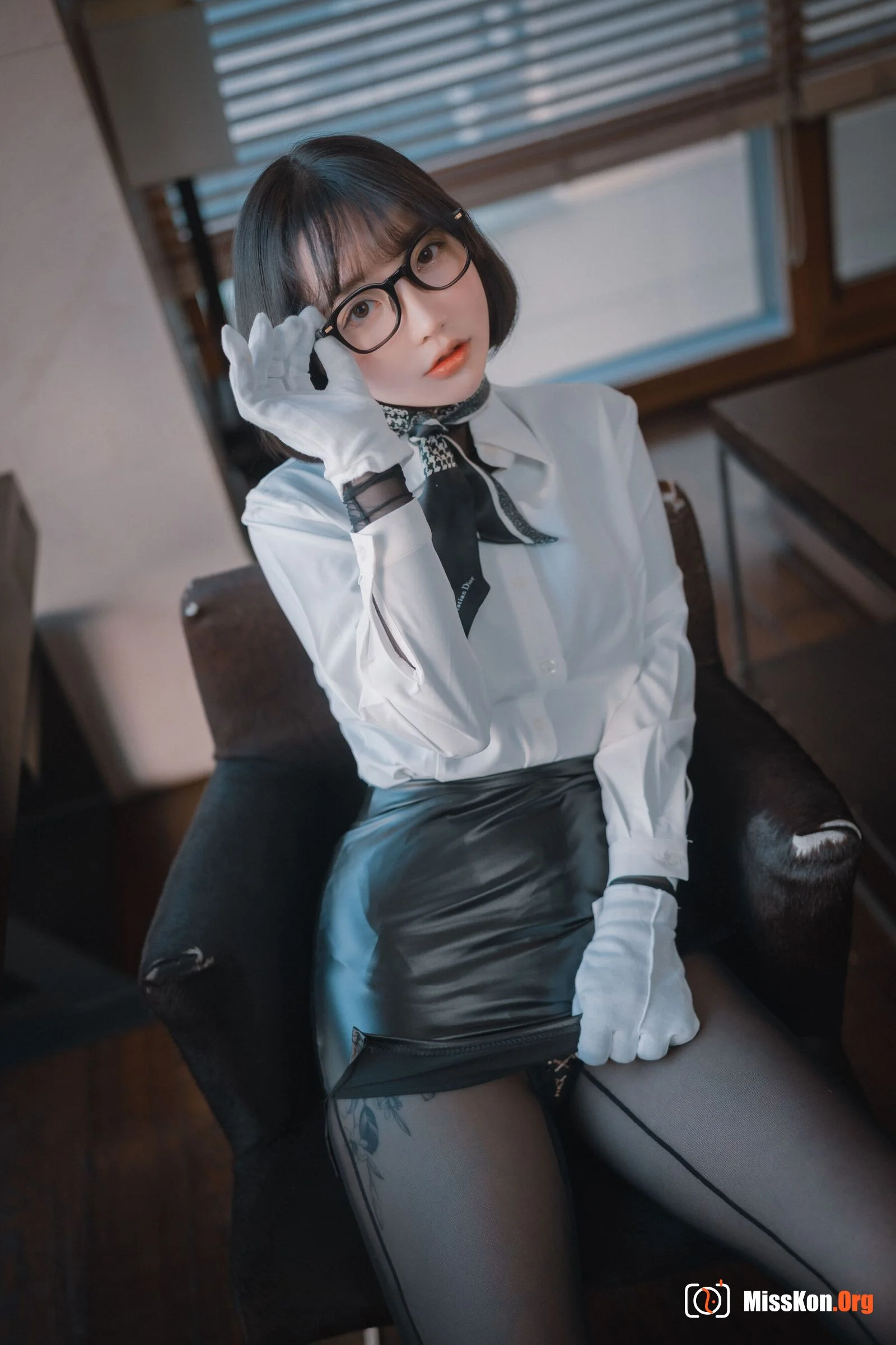 Son Ye-Eun: Naughty Supervisor (DJAWA) - Photo 5