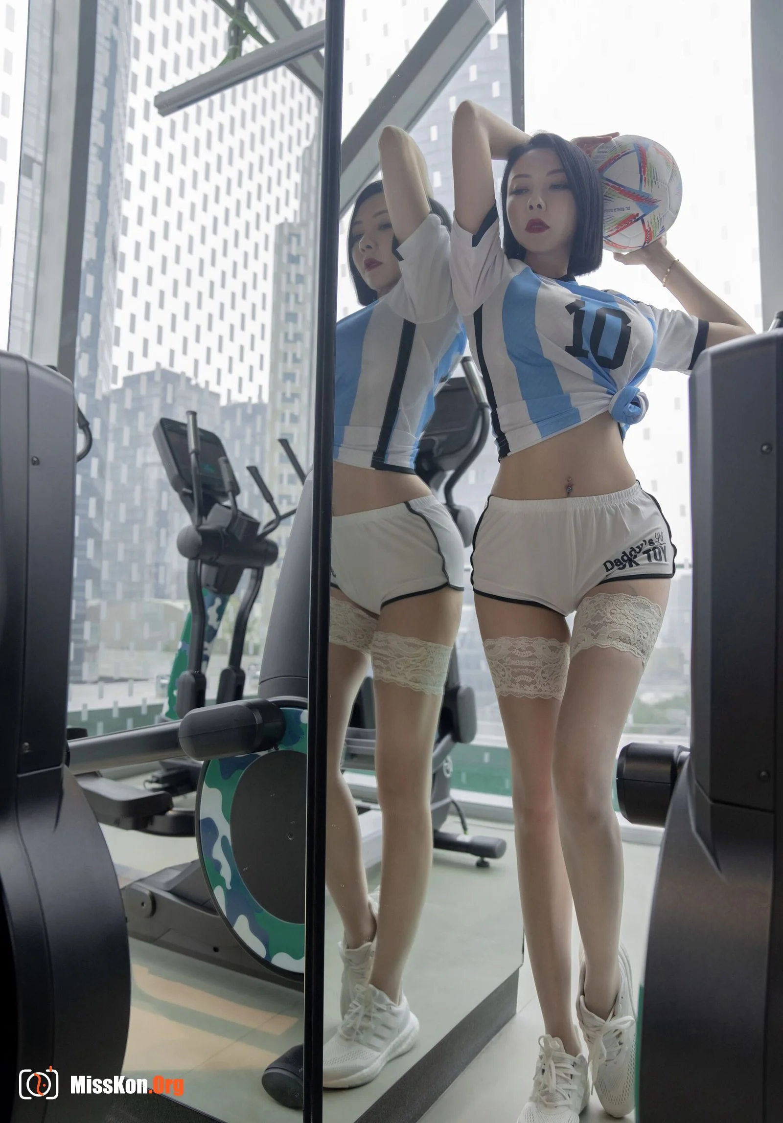 Song Guoer: Bathroom football - Photo 6