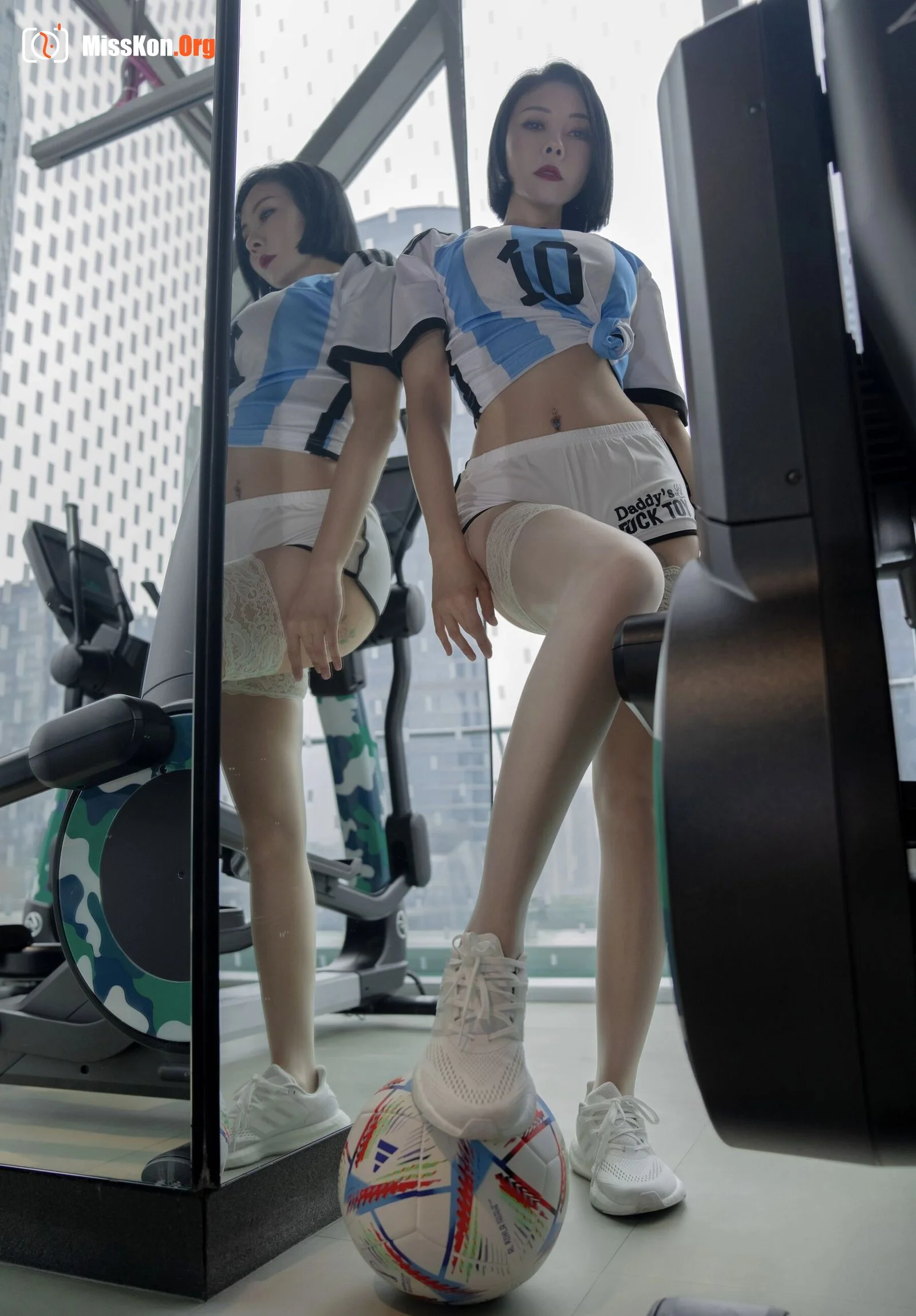 Song Guoer: Bathroom football - Photo 8