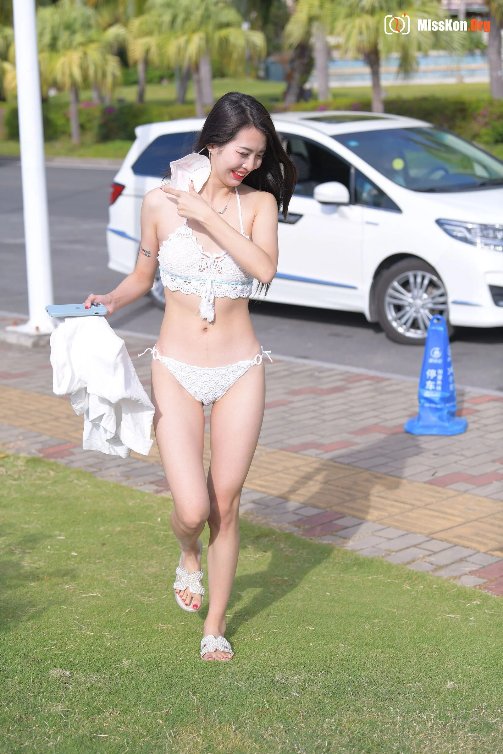 South Sea Lover (Magic Mirror Street Photography: The Beginning) - Photo 9