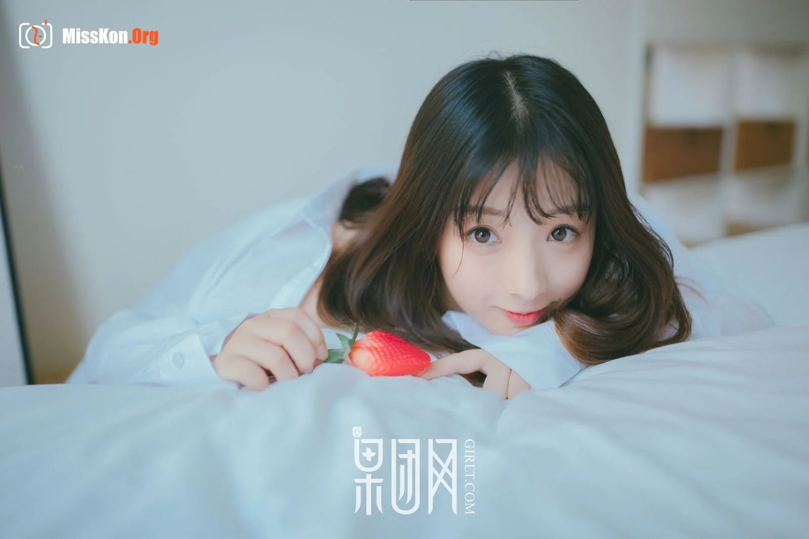 Strawberry girl (Kishin Kumagawa 030) - Photo 14