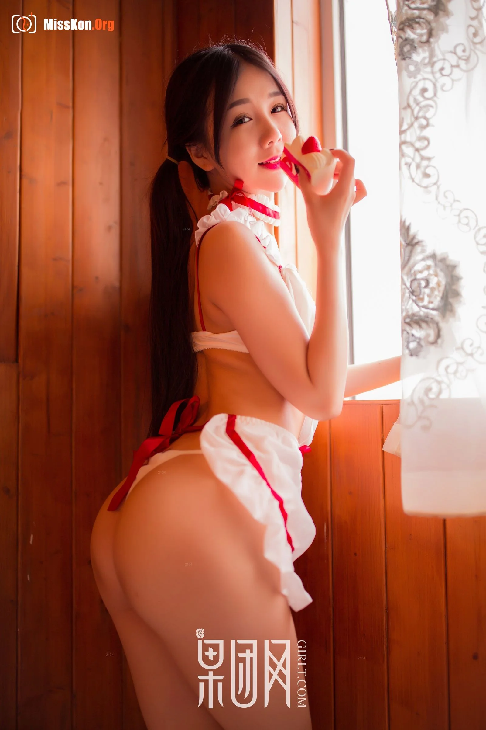 Strawberry girl (Kishin Kumakawa 024) - Photo 16