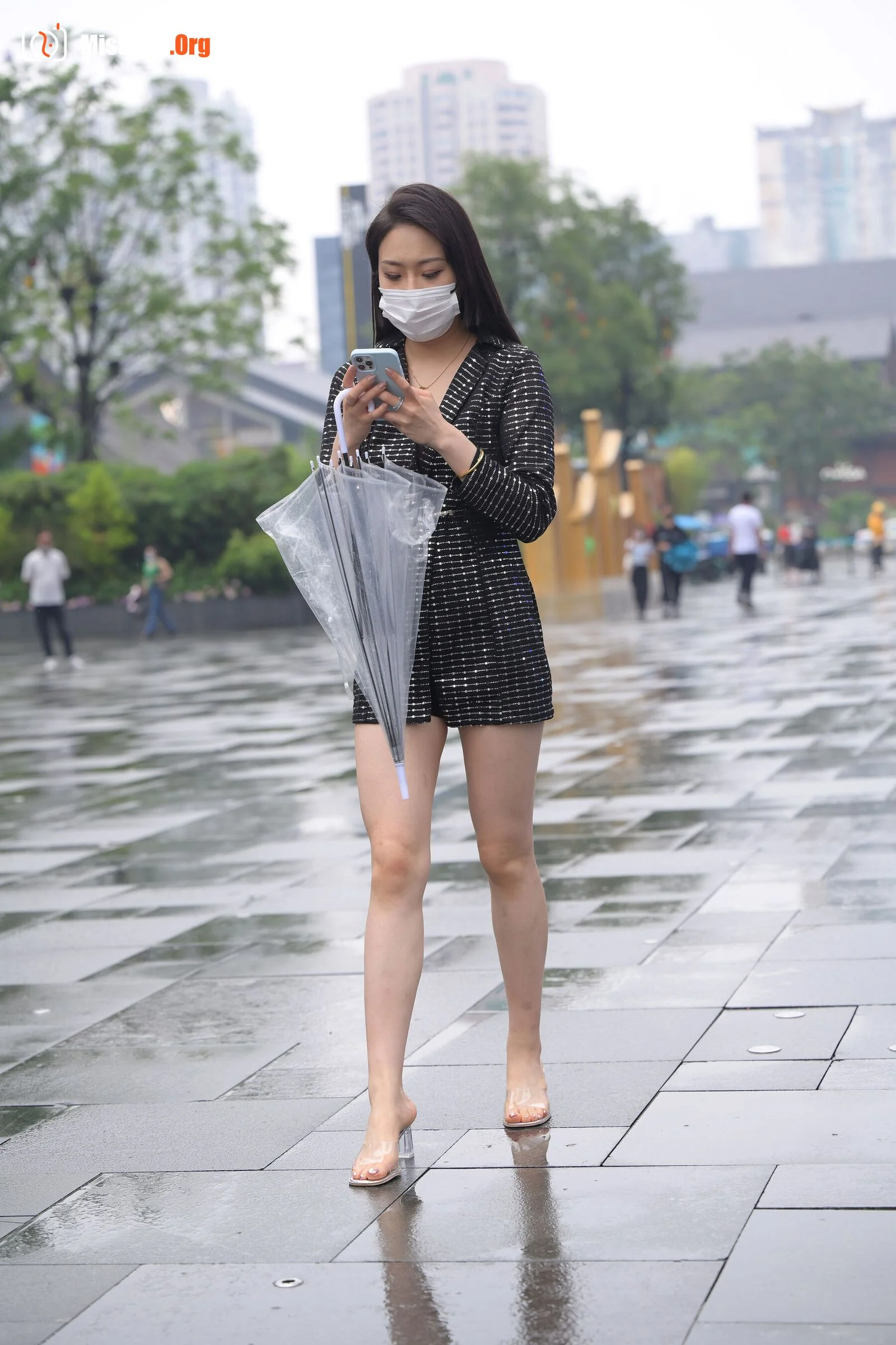 Street photography works by Don’t Eat Eggs: The city with you is beautiful even when it rains (Magic Mirror Street Photography: Don’t Eat Eggs) - Photo 10