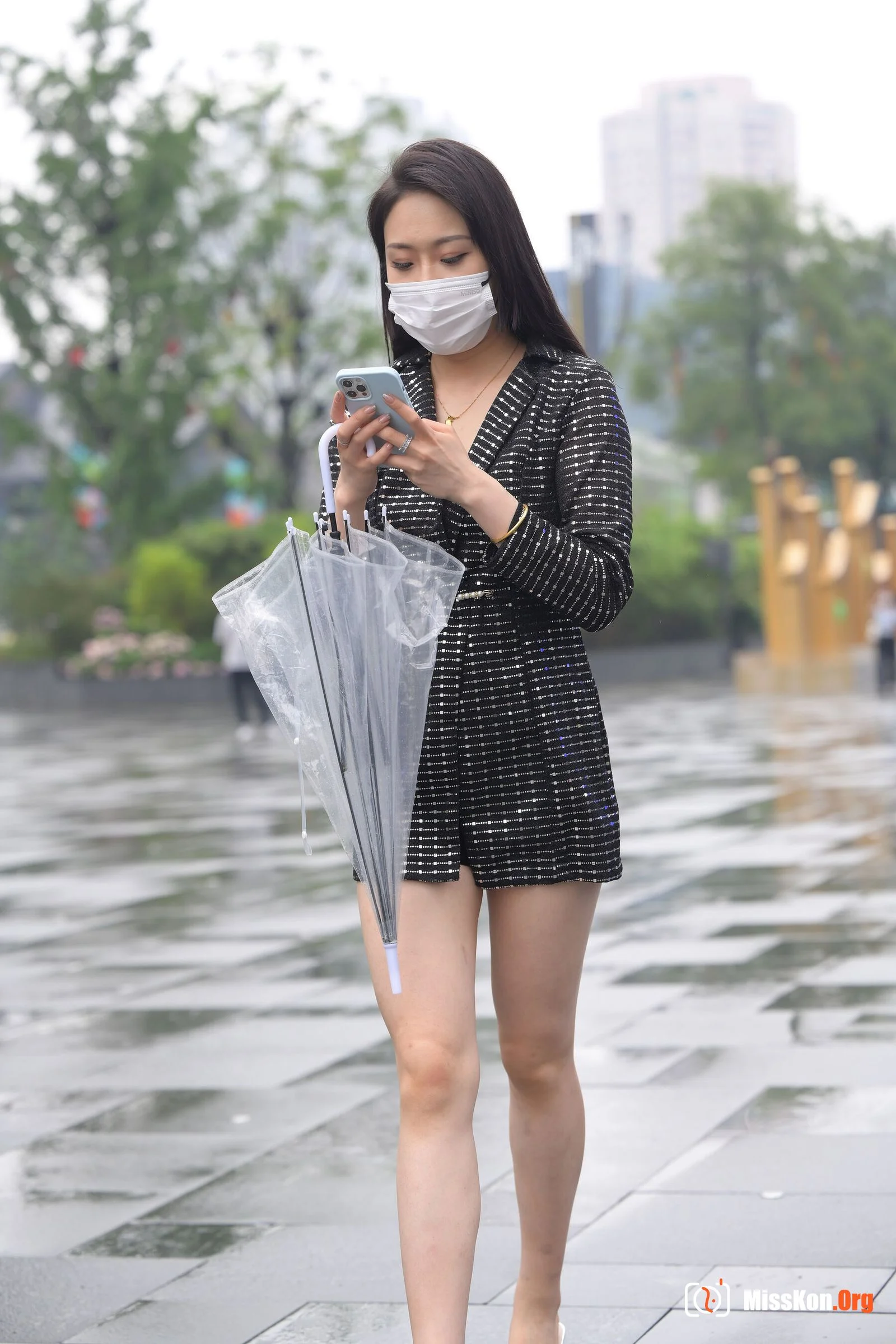Street photography works by Don’t Eat Eggs: The city with you is beautiful even when it rains (Magic Mirror Street Photography: Don’t Eat Eggs) - Photo 14