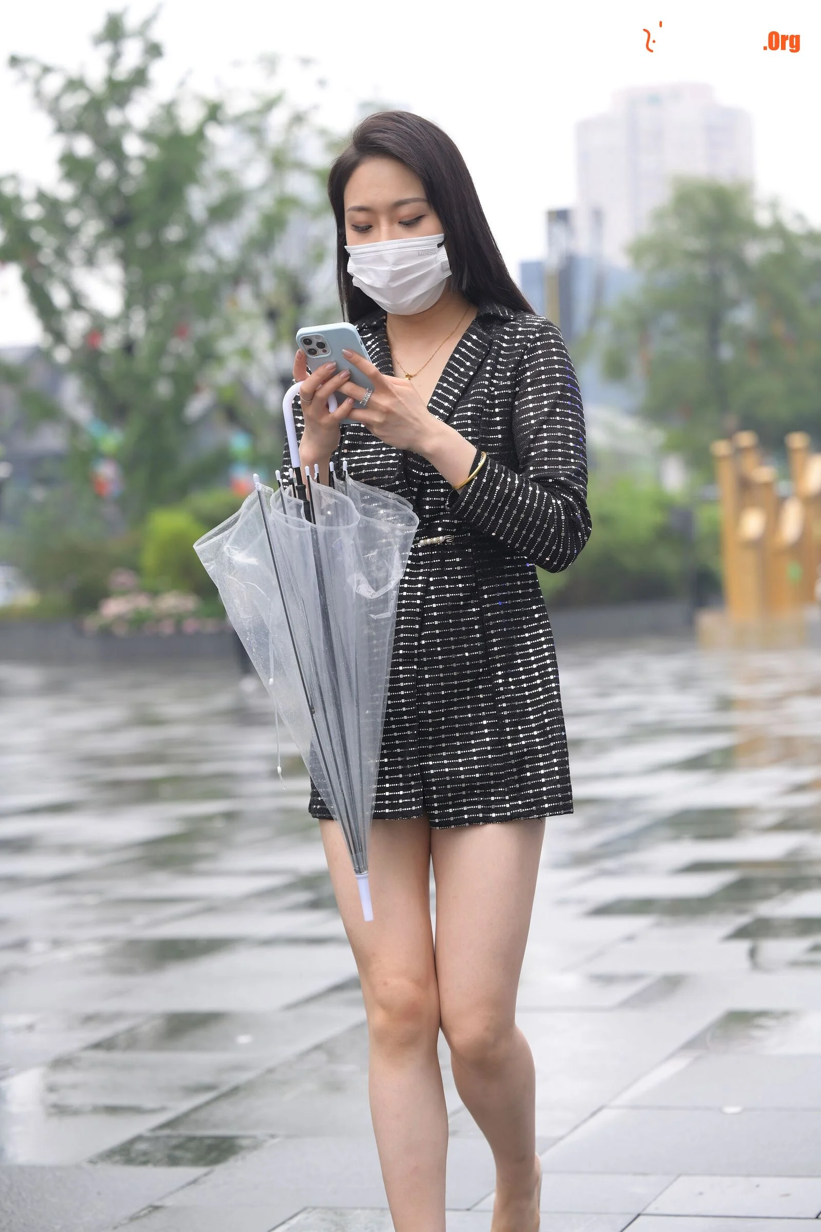 Street photography works by Don’t Eat Eggs: The city with you is beautiful even when it rains (Magic Mirror Street Photography: Don’t Eat Eggs) - Photo 15