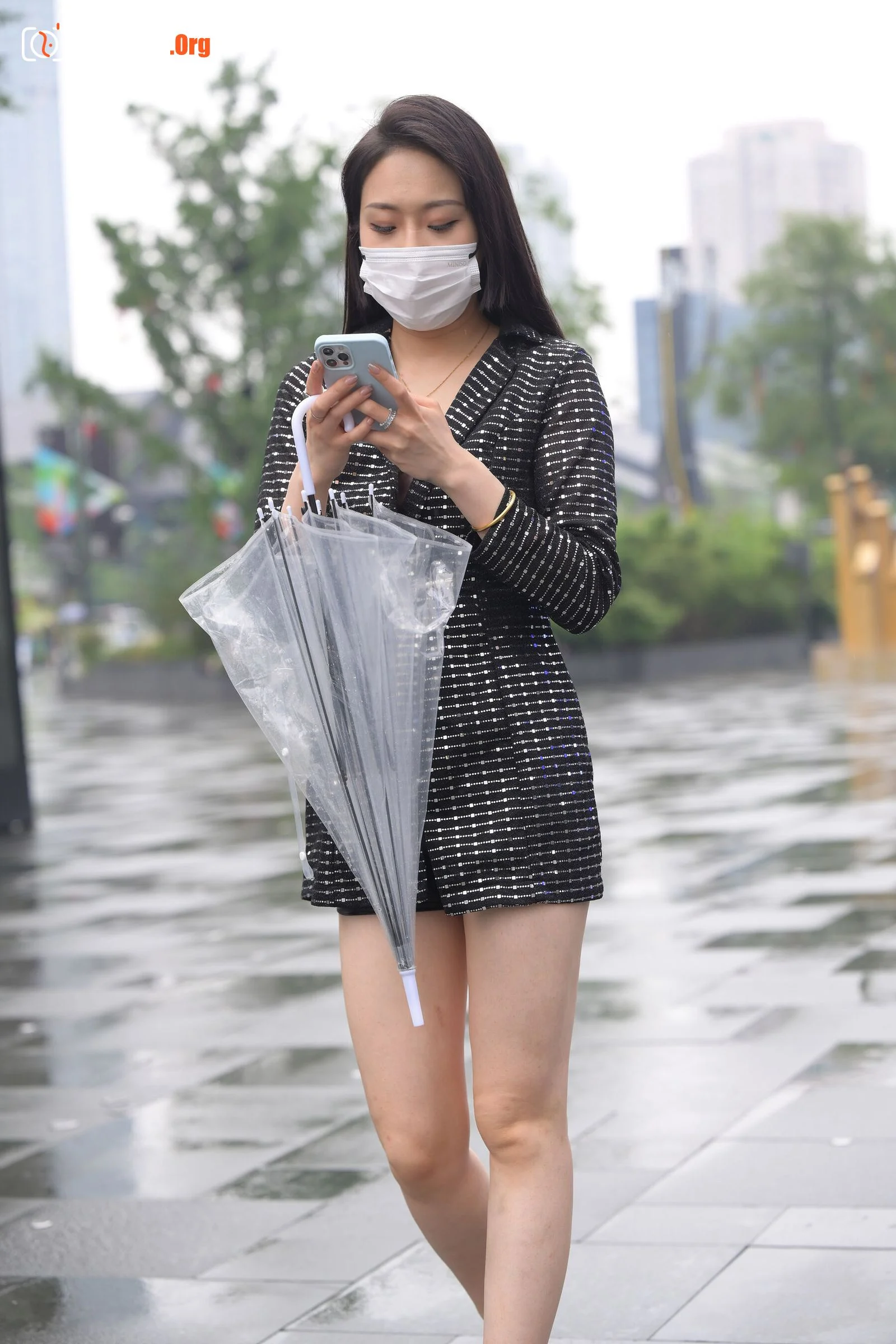 Street photography works by Don’t Eat Eggs: The city with you is beautiful even when it rains (Magic Mirror Street Photography: Don’t Eat Eggs) - Photo 17