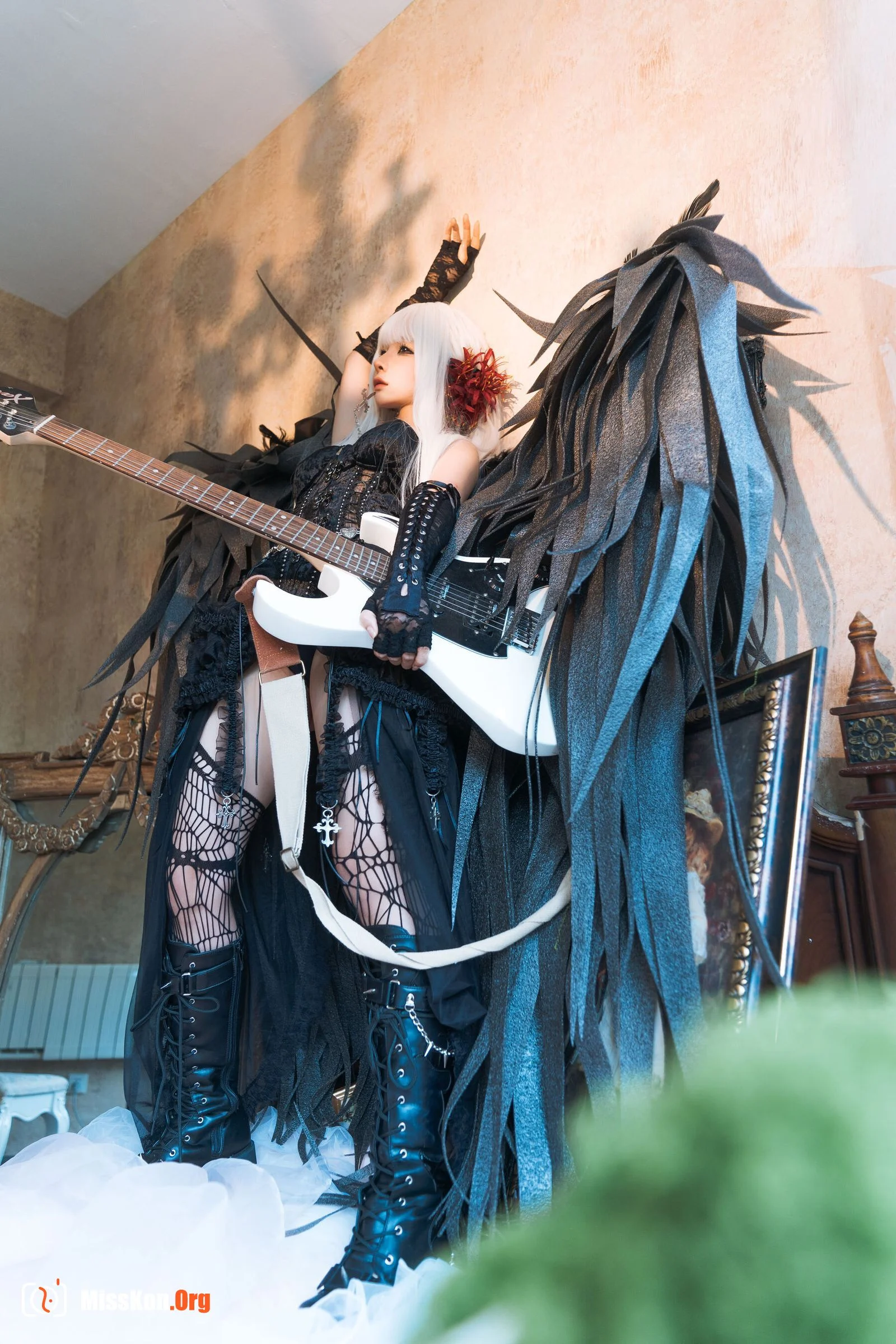 Stupid Momo: Black Swan - Photo 7