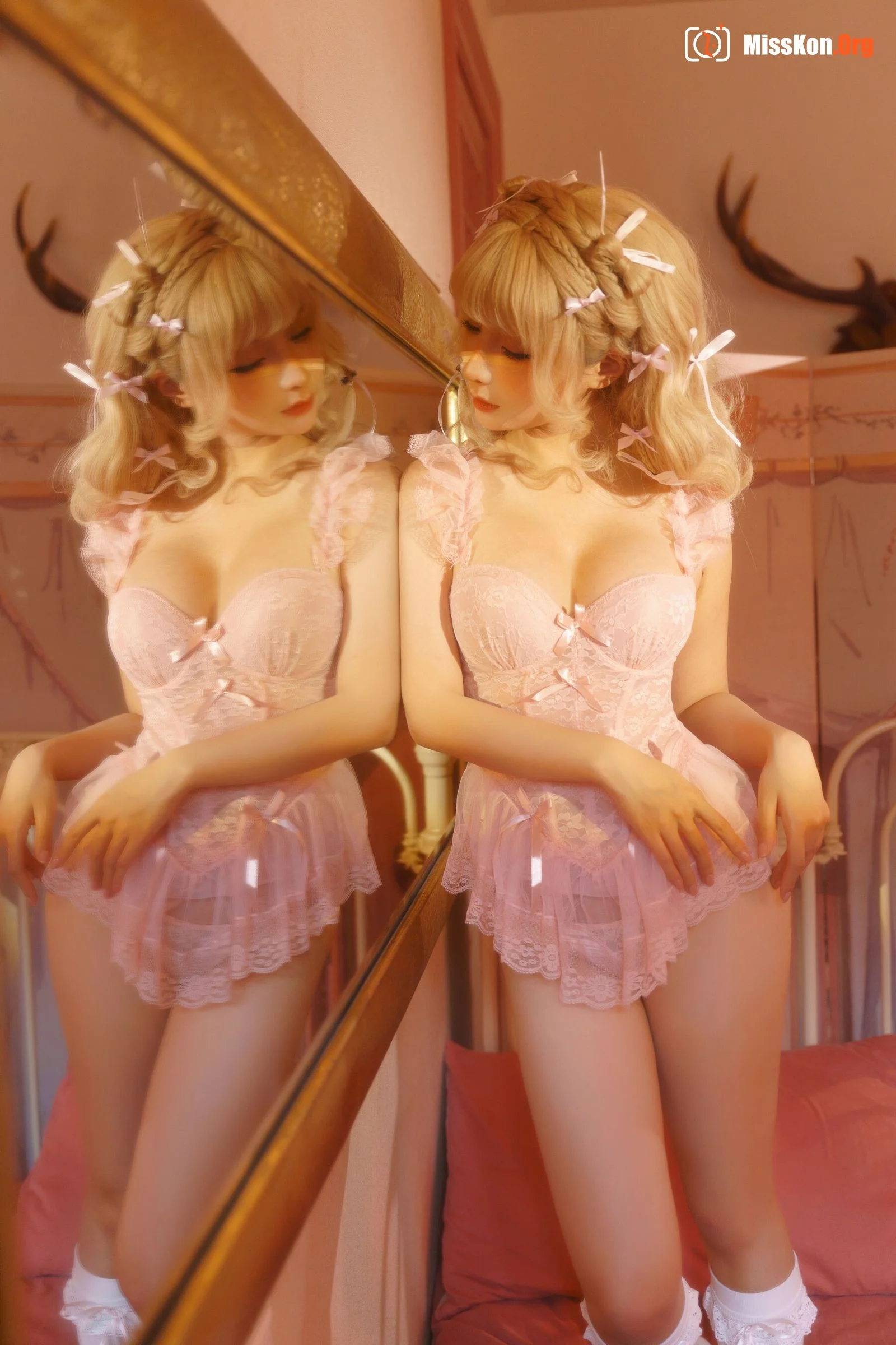 Stupid Momo: Blonde Bow - Photo 13