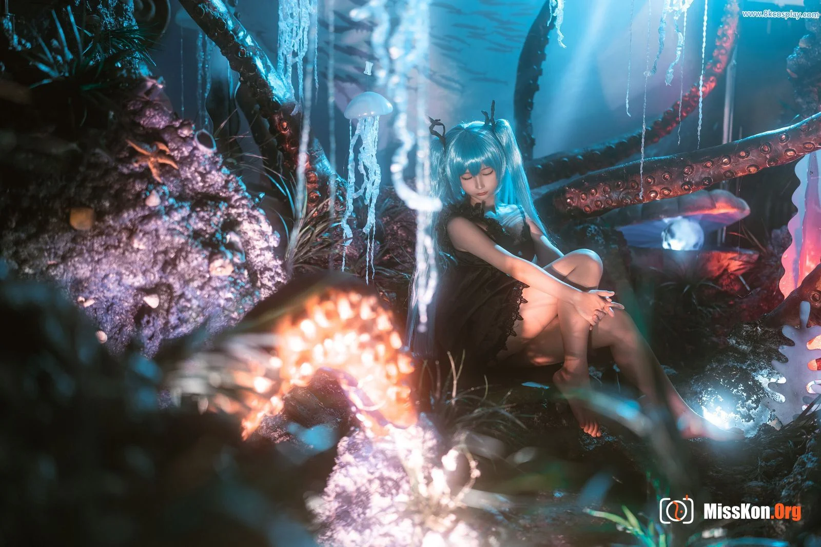 Stupid Momo: Hatsune Deep Sea Girl - Photo 2