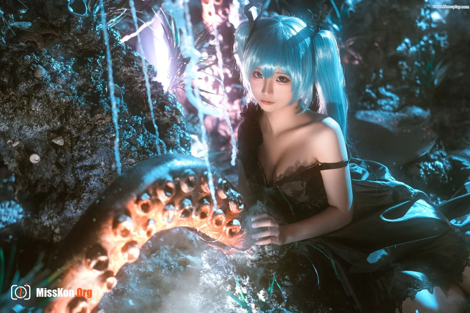 Stupid Momo: Hatsune Deep Sea Girl - Photo 20