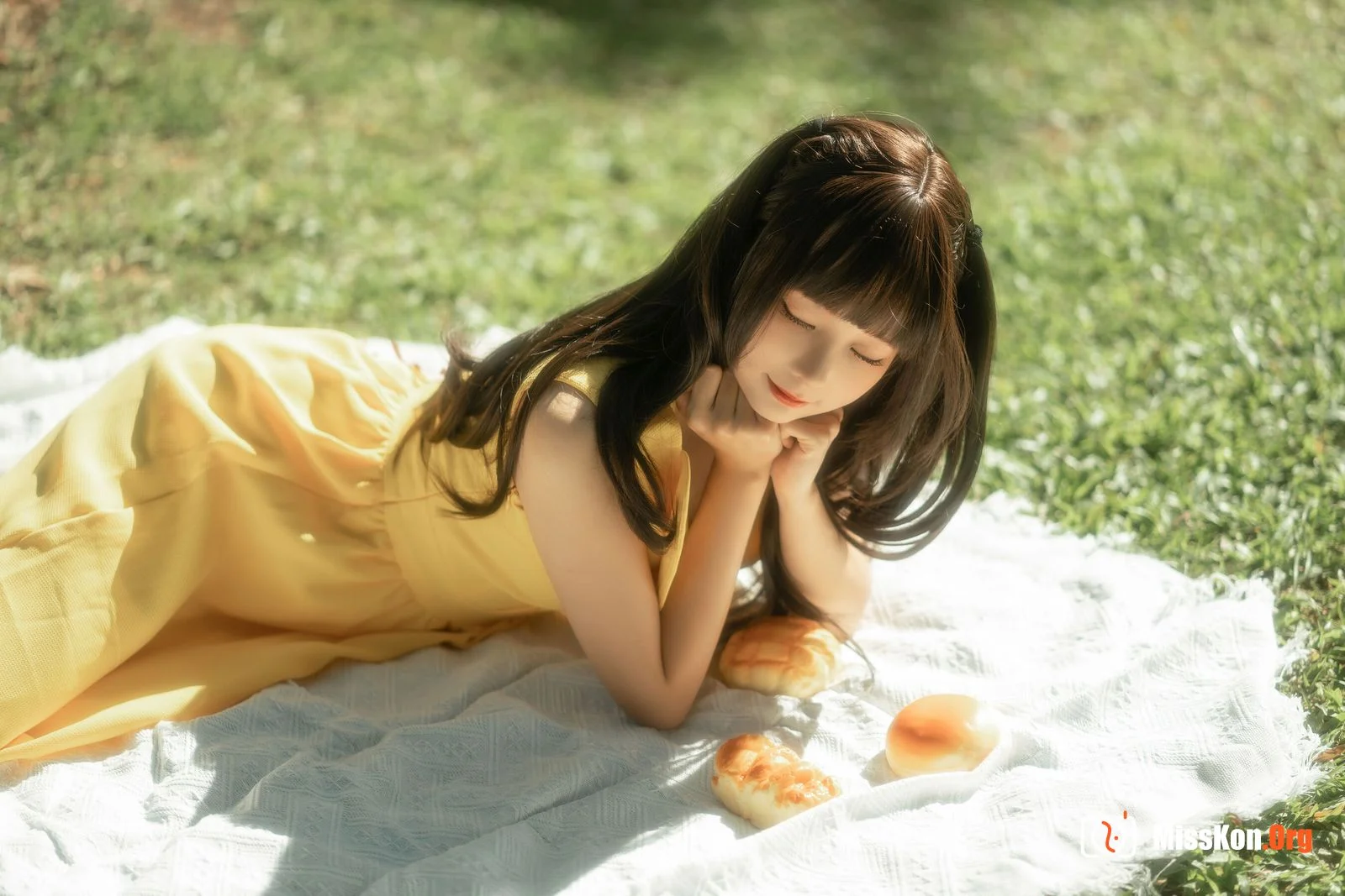 Stupid Momo: Picnic day - Photo 2