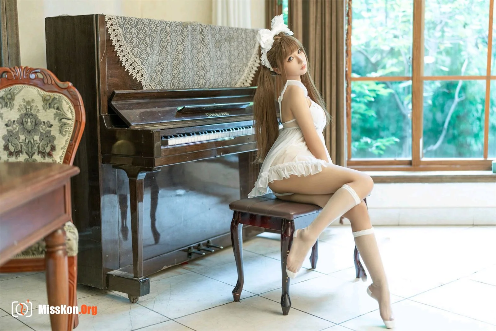 Stupid Momo: Pure White Wife - Photo 13