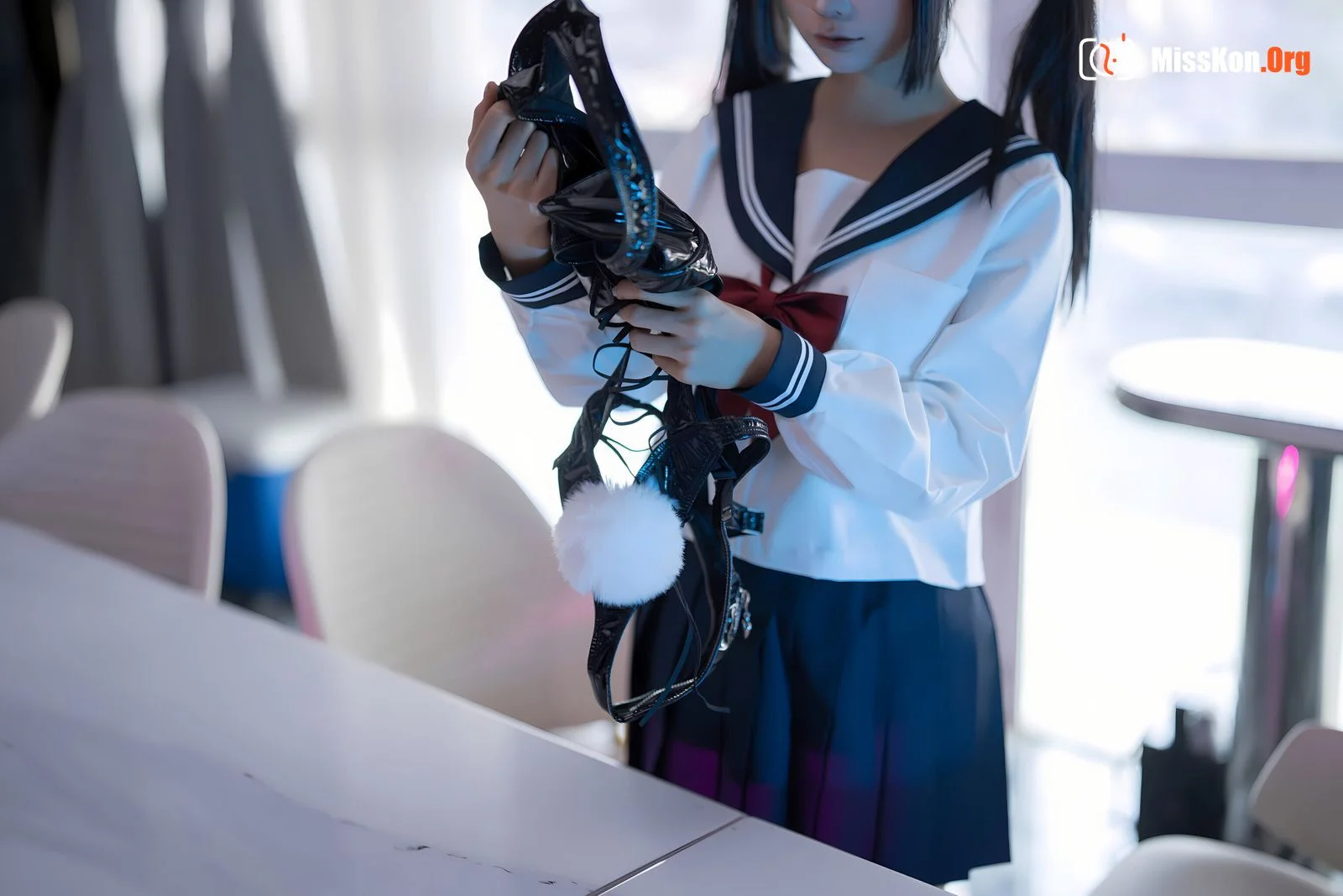 Stupid Momo: Schoolgirl's part-time job - Photo 2