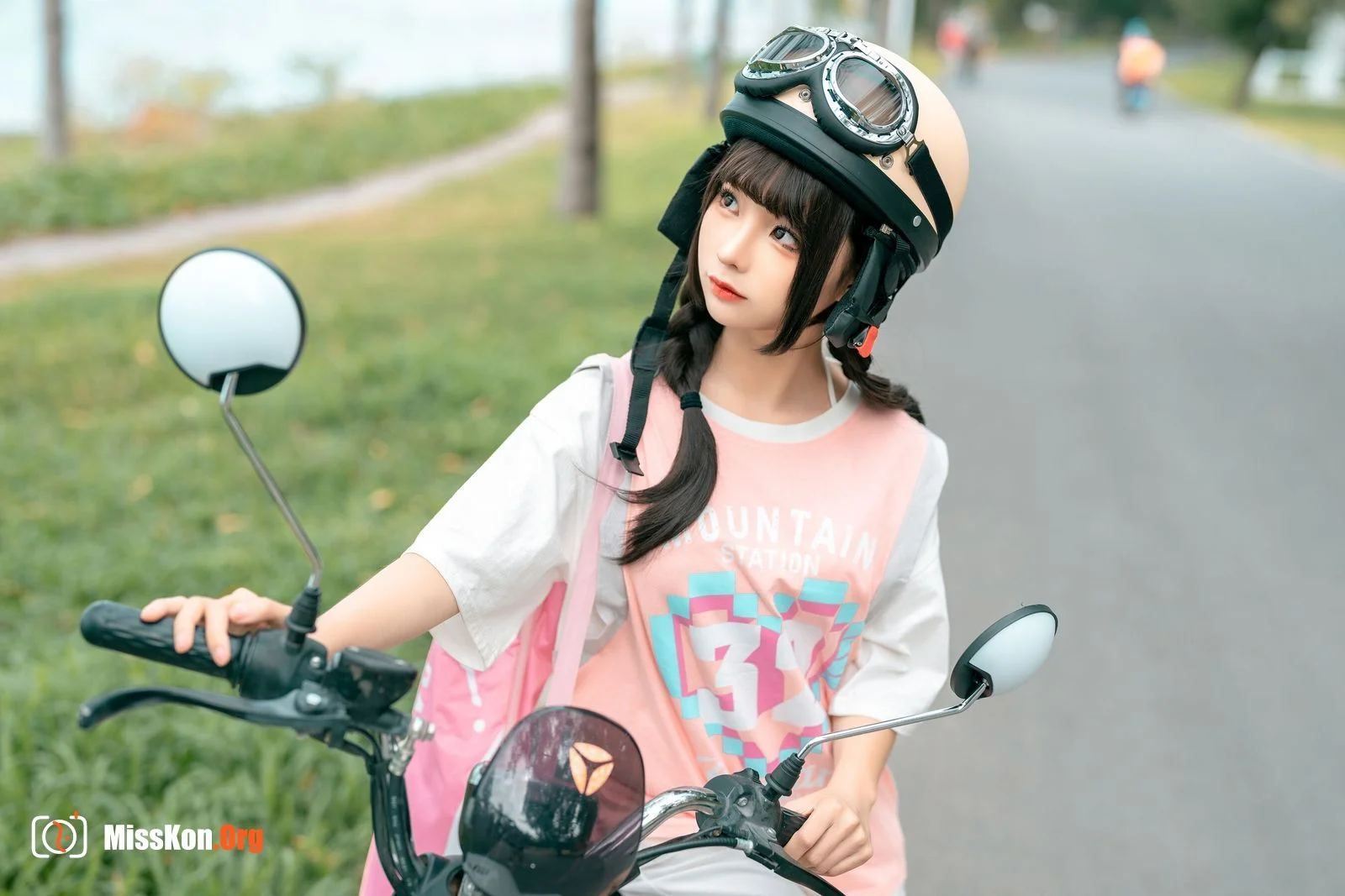 Stupid Momo: Trolley - Photo 2