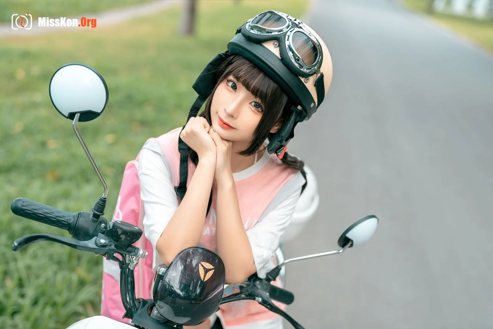 Stupid Momo: Trolley - Photo 3