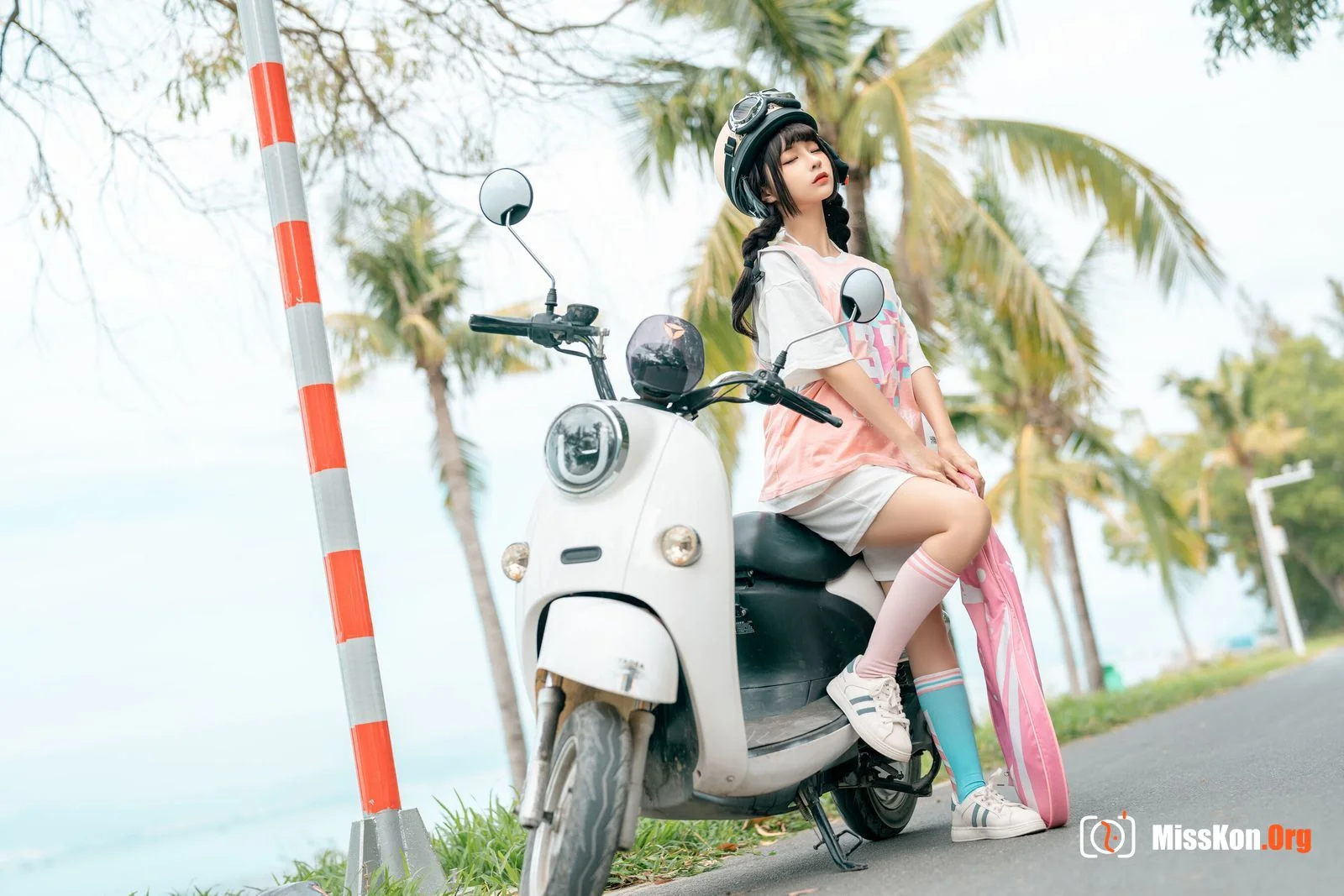 Stupid Momo: Trolley - Photo 5