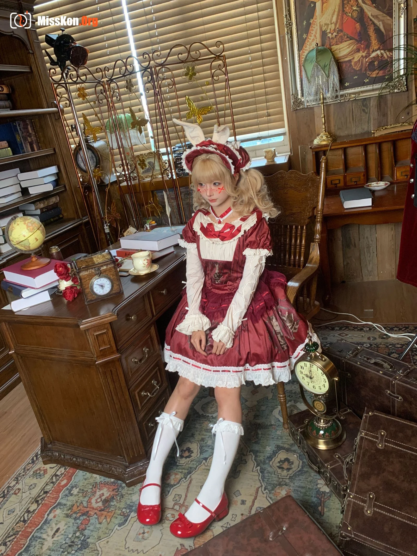 Stupid Momo: Window Doll - Photo 127