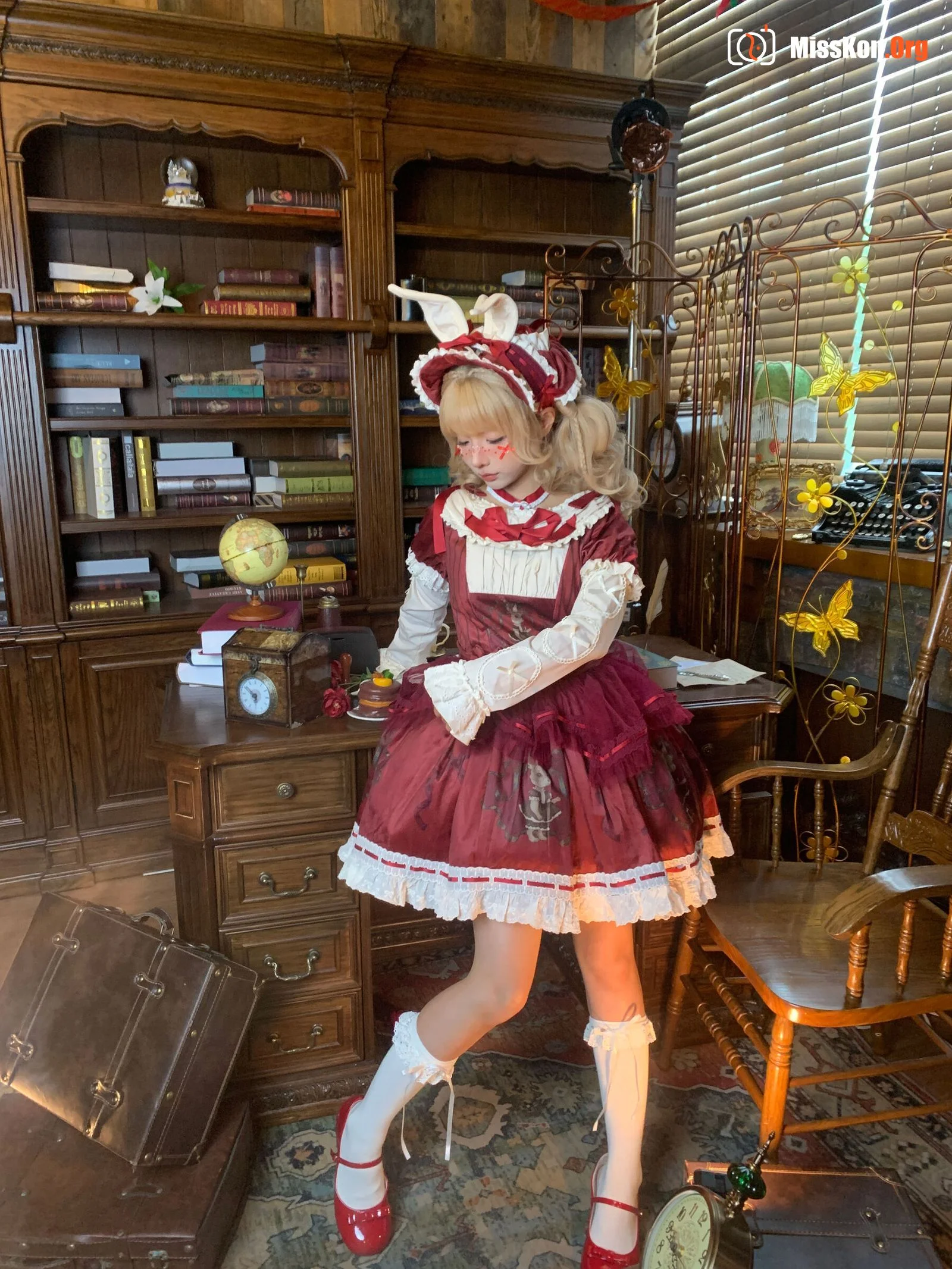 Stupid Momo: Window Doll - Photo 133