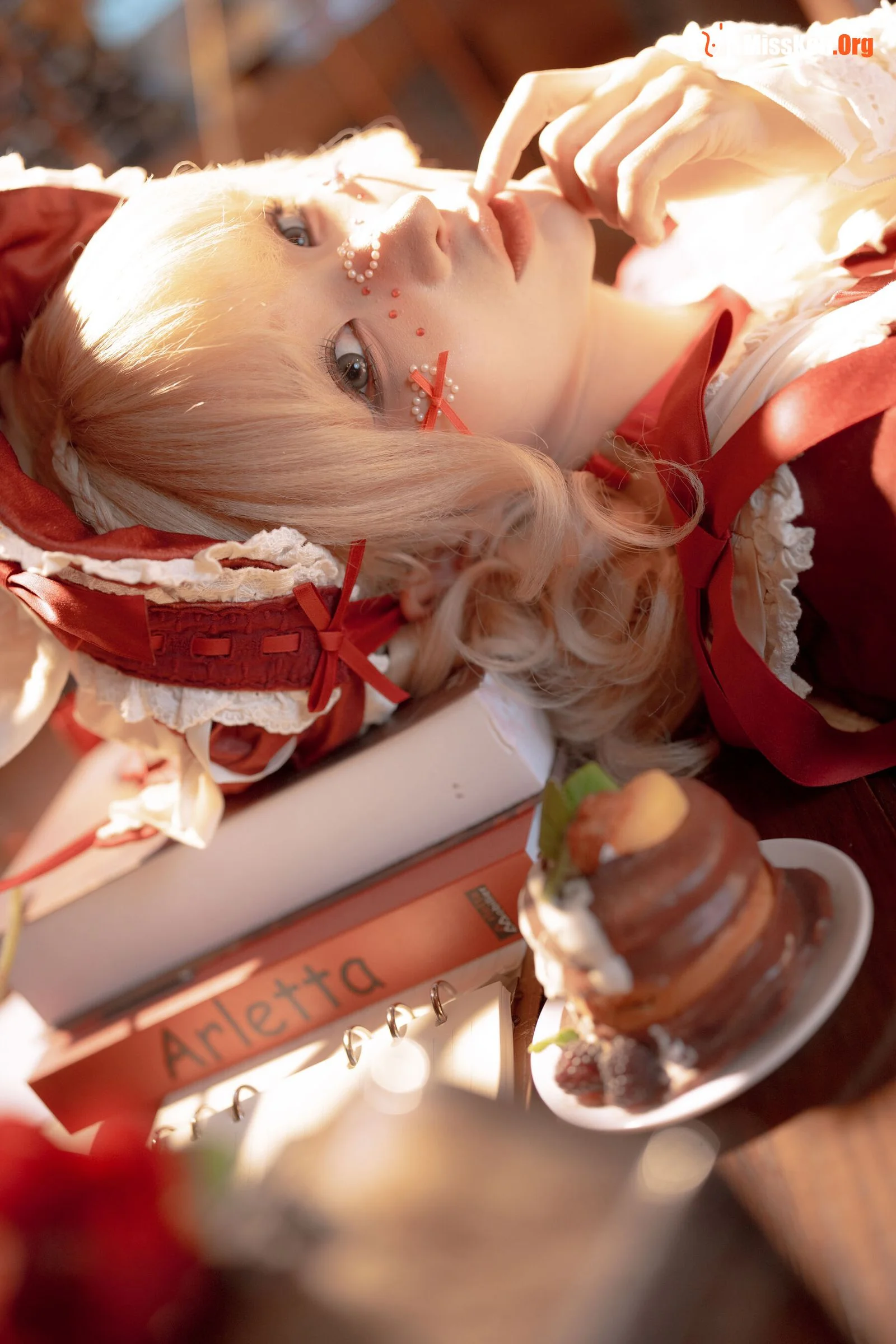 Stupid Momo: Window Doll - Photo 32