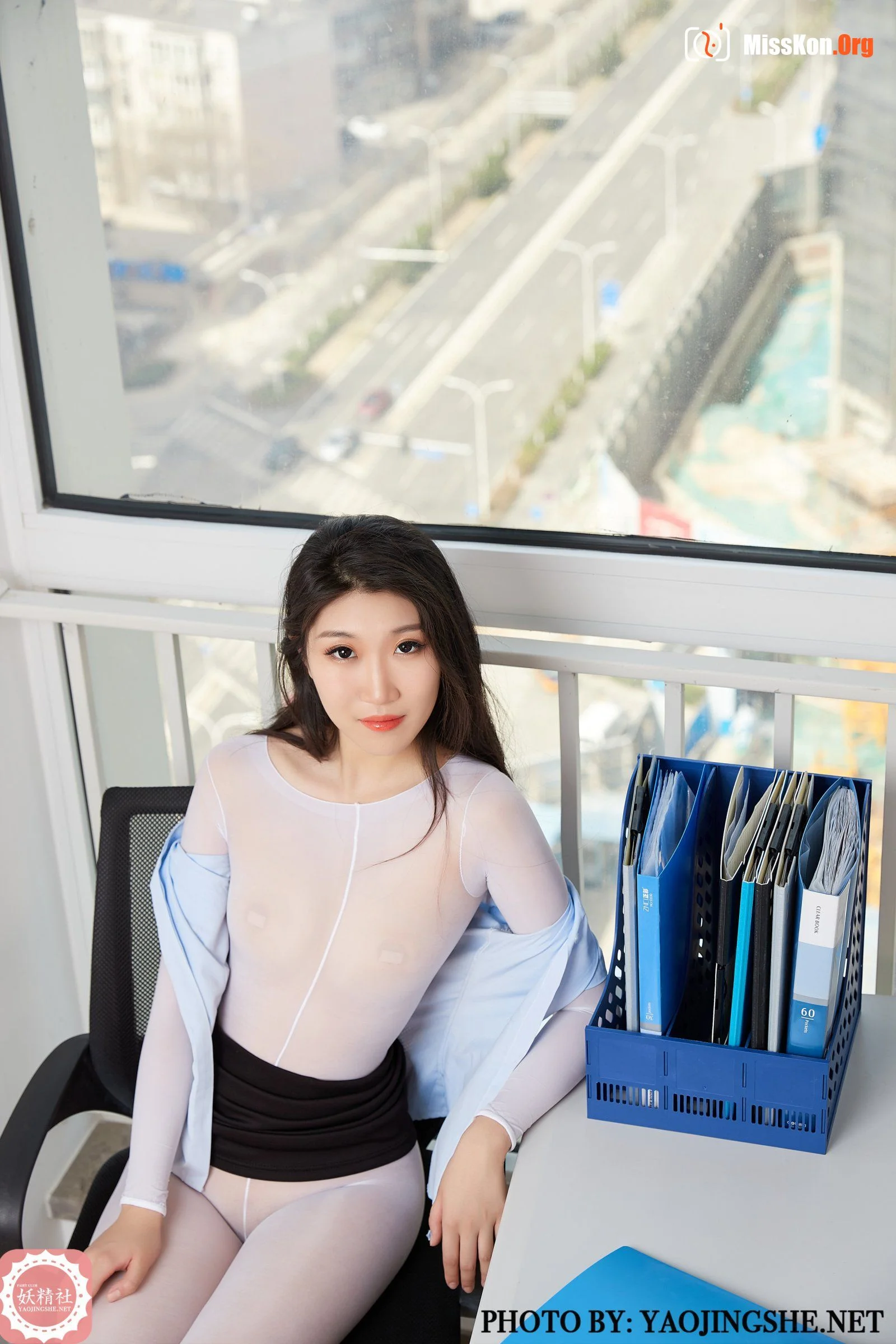Su Wei: Desk white (T2016) - Photo 14