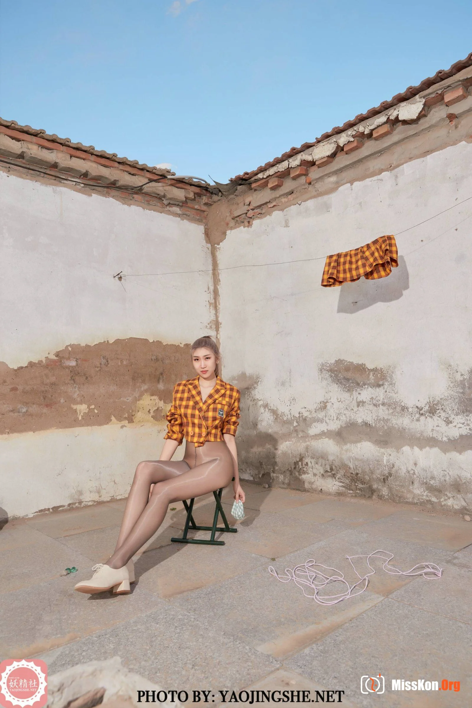 Su Wei: Throw sandbags (T2122) - Photo 18