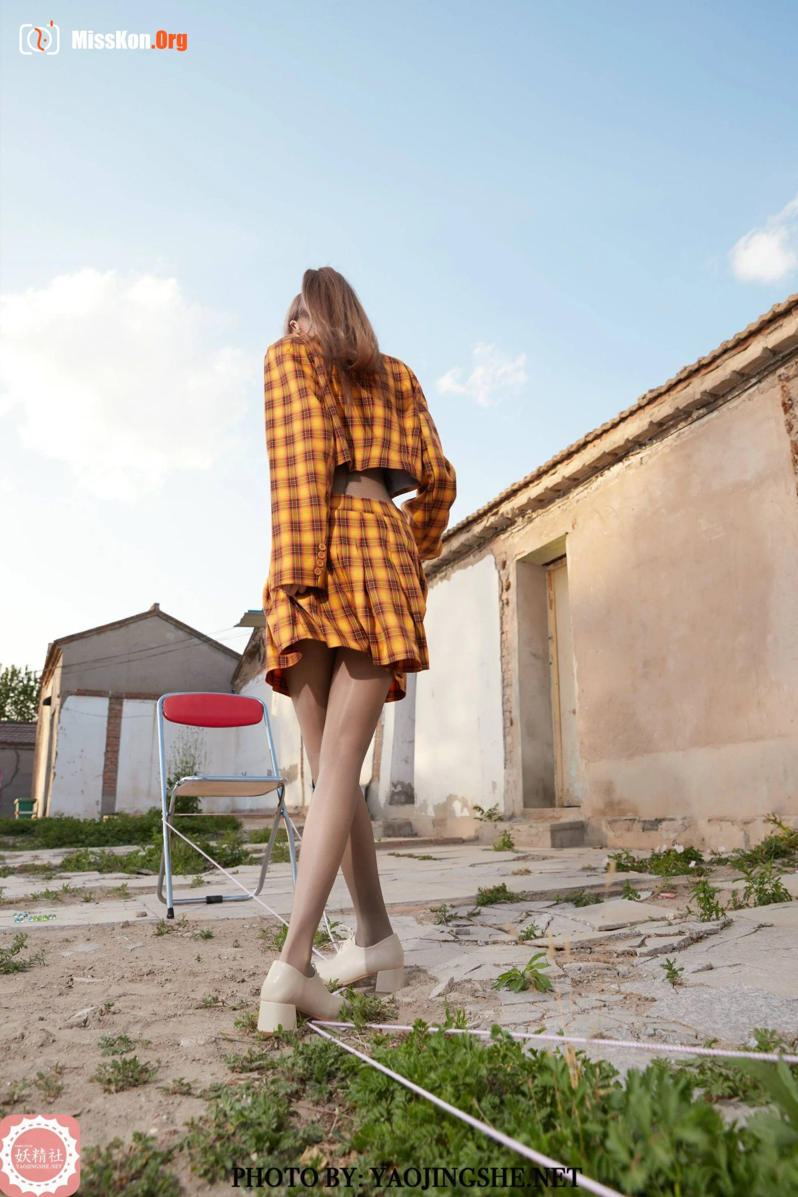 Su Wei: Throw sandbags (T2122) - Photo 9