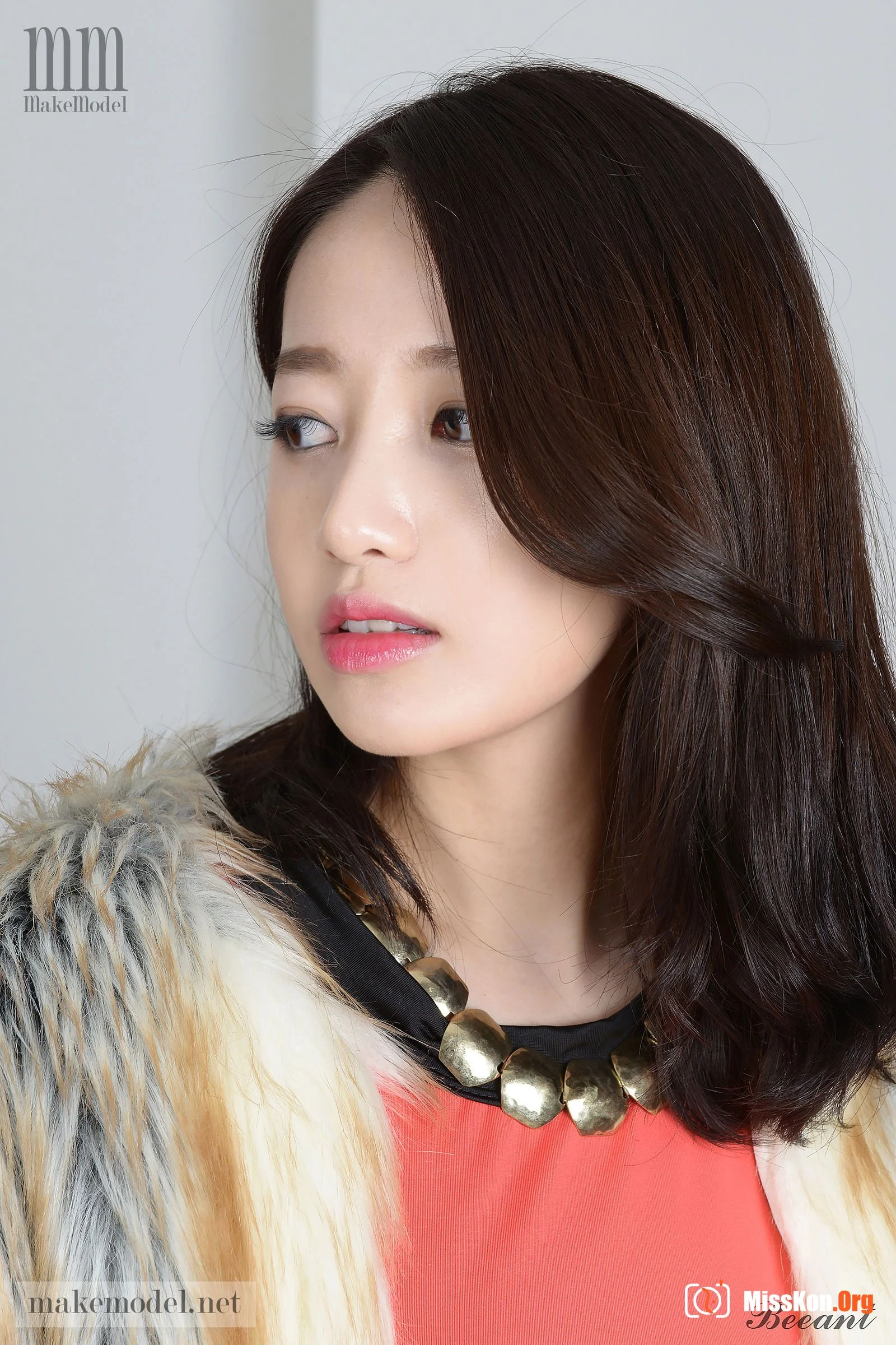 SUA (수아)《Fur & Pearl》 - Photo 42