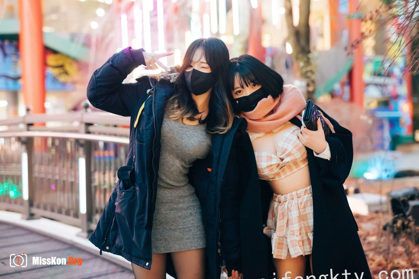 Sun Lele's "Doube Date" - Photo 3